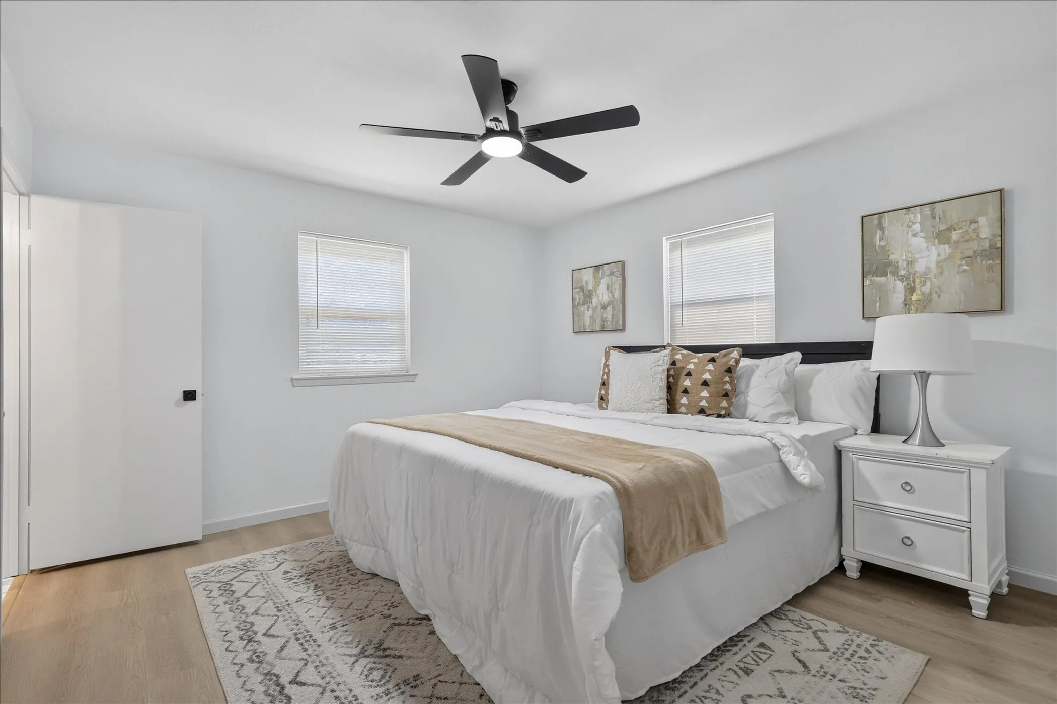 Single Family Residence For Sale in Tarrant County , 237 E Malone Avenue, Crowley, Texas 76036, 3 Bedroom, 2 Bathroom, 2 Garage spaces, 1,325 Sqft, built in 1972, mls#21406003, Real Estate Agent in Crowley, Homes For Sale in Tarrant county, Homes For Sale in Crowley, Realtor in Crowley Texas, Real Estate Brokerage Independent Realty Texas, Luminita Cordes Realtor