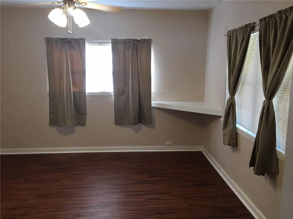 Single Family Residence For Rent in Taylor County , 5565 Antilley Road, Abilene, Texas 79606, 2 Bedroom, 2 Bathroom, Garage spaces, 1,376 Sqft, built in 1940, mls#21401962, Real Estate Agent in Abilene, Homes For Rent in Taylor county, Homes For Rent in Abilene, Realtor in Abilene Texas, Real Estate Brokerage Independent Realty Texas, Luminita Cordes Realtor