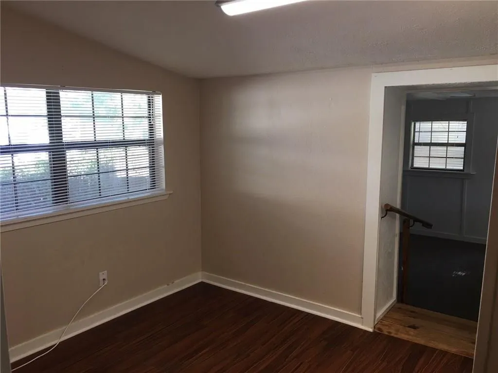 Single Family Residence For Rent in Taylor County , 5565 Antilley Road, Abilene, Texas 79606, 2 Bedroom, 2 Bathroom, Garage spaces, 1,376 Sqft, built in 1940, mls#21401962, Real Estate Agent in Abilene, Homes For Rent in Taylor county, Homes For Rent in Abilene, Realtor in Abilene Texas, Real Estate Brokerage Independent Realty Texas, Luminita Cordes Realtor