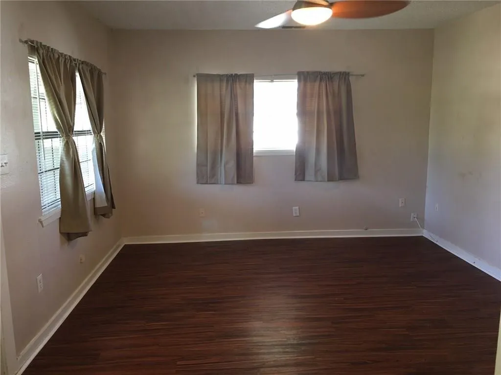 Single Family Residence For Rent in Taylor County , 5565 Antilley Road, Abilene, Texas 79606, 2 Bedroom, 2 Bathroom, Garage spaces, 1,376 Sqft, built in 1940, mls#21401962, Real Estate Agent in Abilene, Homes For Rent in Taylor county, Homes For Rent in Abilene, Realtor in Abilene Texas, Real Estate Brokerage Independent Realty Texas, Luminita Cordes Realtor