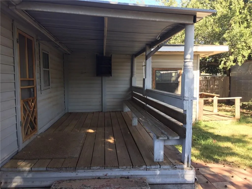 Single Family Residence For Rent in Taylor County , 5565 Antilley Road, Abilene, Texas 79606, 2 Bedroom, 2 Bathroom, Garage spaces, 1,376 Sqft, built in 1940, mls#21401962, Real Estate Agent in Abilene, Homes For Rent in Taylor county, Homes For Rent in Abilene, Realtor in Abilene Texas, Real Estate Brokerage Independent Realty Texas, Luminita Cordes Realtor