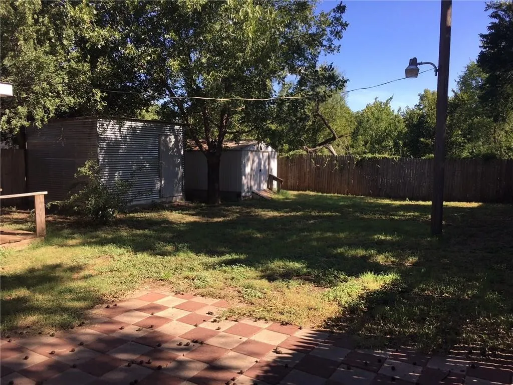 Single Family Residence For Rent in Taylor County , 5565 Antilley Road, Abilene, Texas 79606, 2 Bedroom, 2 Bathroom, Garage spaces, 1,376 Sqft, built in 1940, mls#21401962, Real Estate Agent in Abilene, Homes For Rent in Taylor county, Homes For Rent in Abilene, Realtor in Abilene Texas, Real Estate Brokerage Independent Realty Texas, Luminita Cordes Realtor