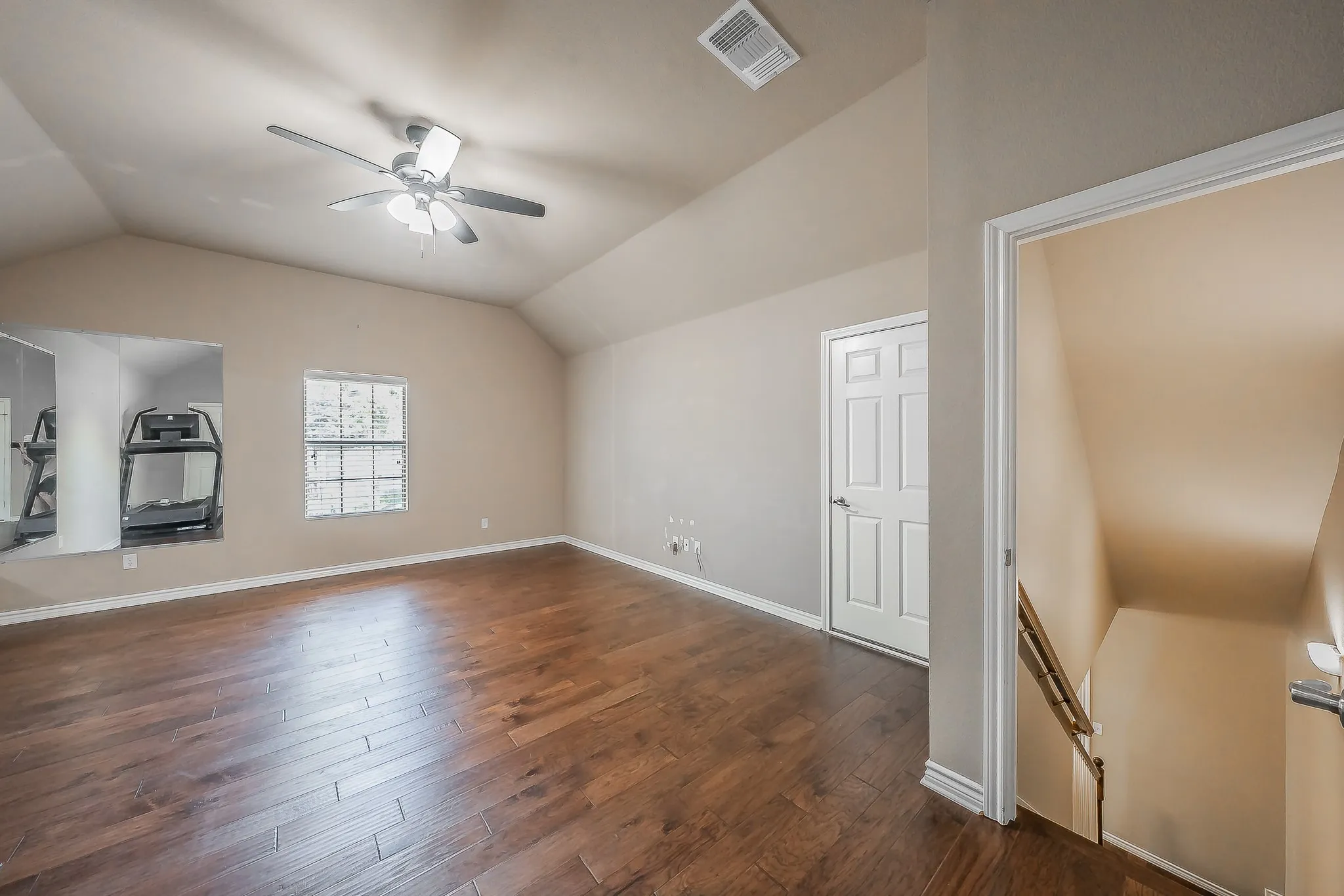 Single Family Residence For Sale in Parker County , 155 N Star Crossing Lane, Weatherford, Texas 76088, 4 Bedroom, 3 Bathroom, 2 Garage spaces, 2,816 Sqft, built in 2005, mls#21405642, Real Estate Agent in Weatherford, Homes For Sale in Parker county, Homes For Sale in Weatherford, Realtor in Weatherford Texas, Real Estate Brokerage Independent Realty Texas, Luminita Cordes Realtor