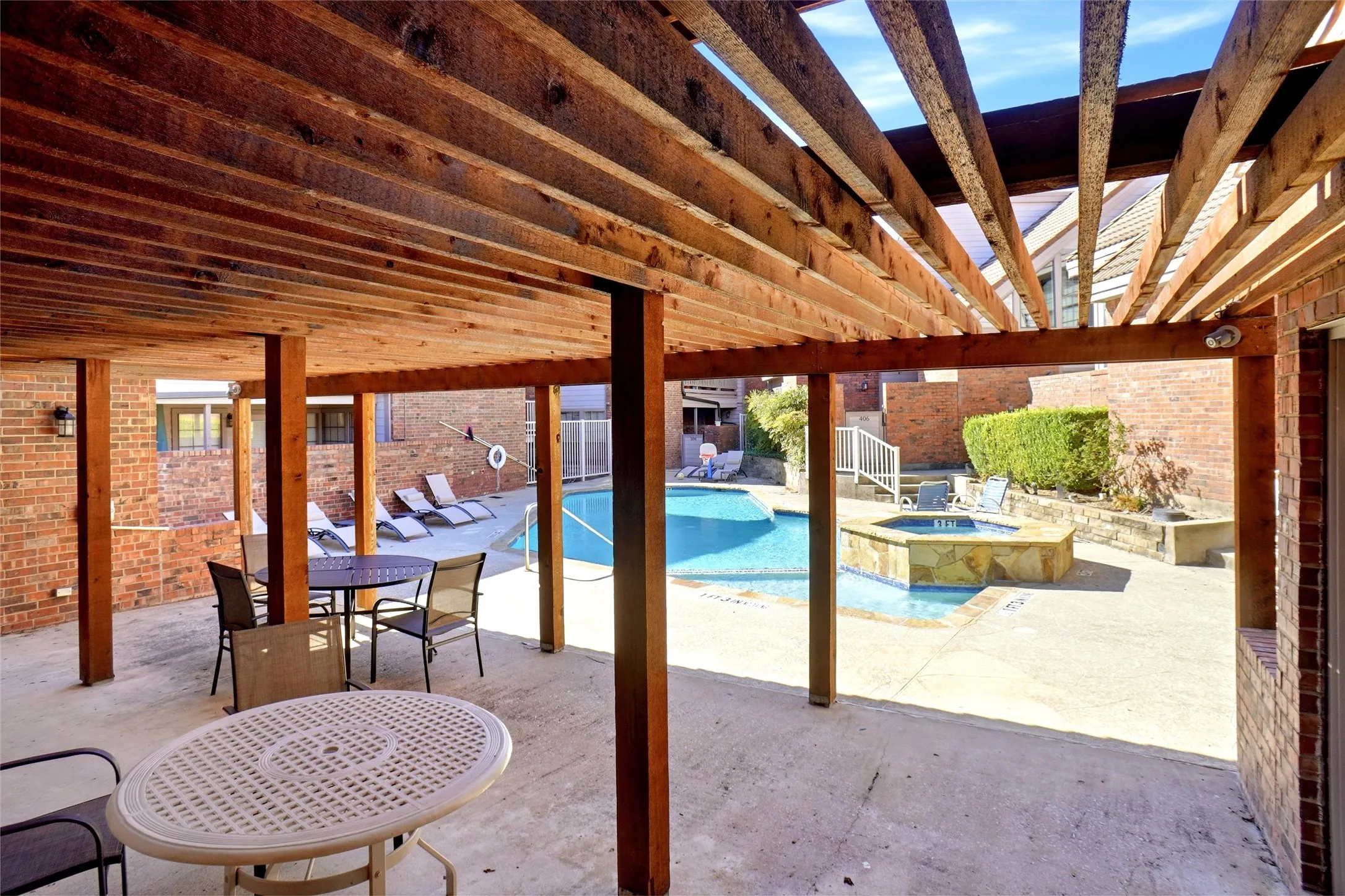 Condominium For Sale in Collin County , 18240 Midway Road 1602, Dallas, Texas 75287, 3 Bedroom, 3 Bathroom, 2 Garage spaces, 1,593 Sqft, built in 1996, mls#21405380, Real Estate Agent in Dallas, Homes For Sale in Collin county, Homes For Sale in Dallas, Realtor in Dallas Texas, Real Estate Brokerage Independent Realty Texas, Luminita Cordes Realtor