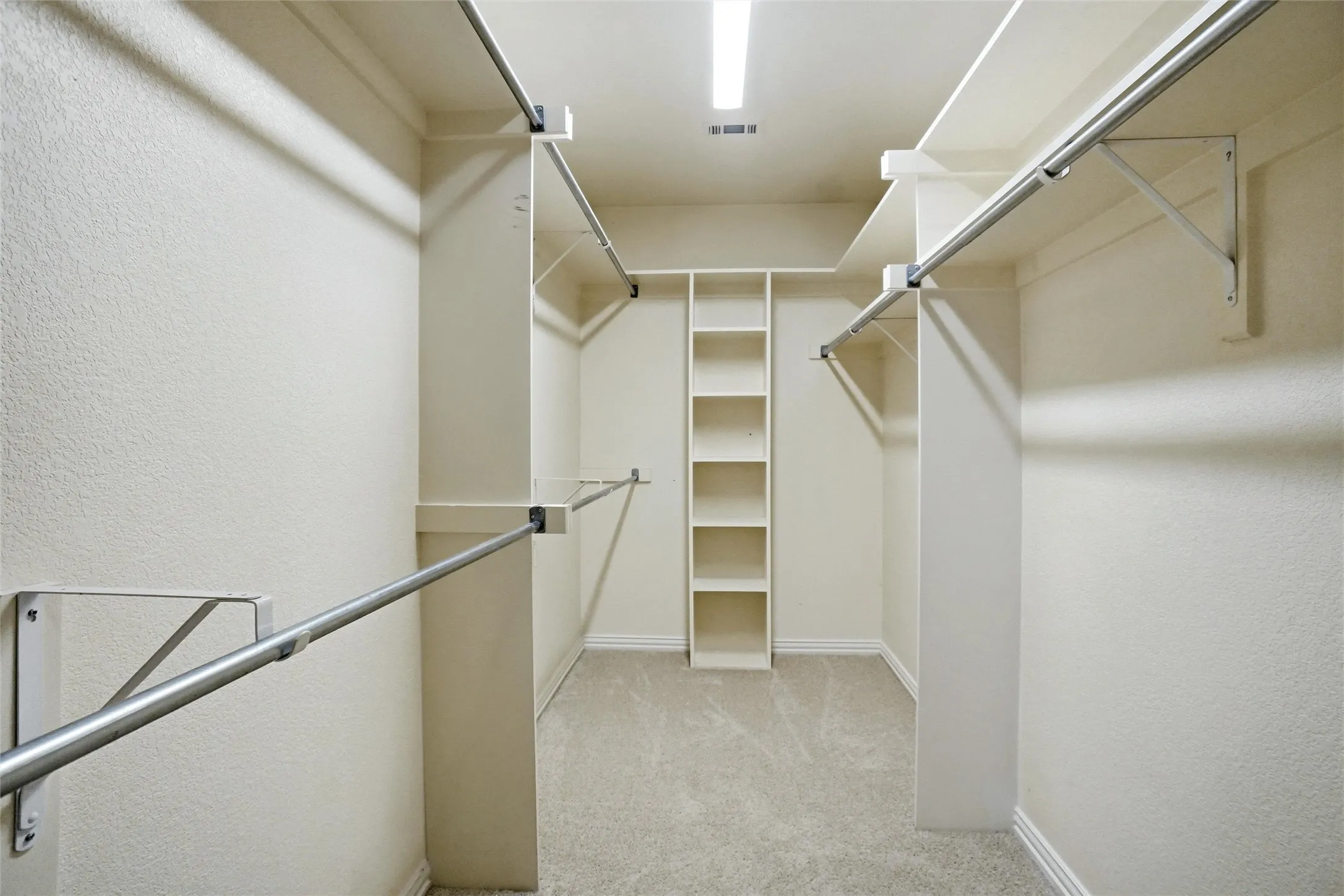 Condominium For Sale in Collin County , 18240 Midway Road 1602, Dallas, Texas 75287, 3 Bedroom, 3 Bathroom, 2 Garage spaces, 1,593 Sqft, built in 1996, mls#21405380, Real Estate Agent in Dallas, Homes For Sale in Collin county, Homes For Sale in Dallas, Realtor in Dallas Texas, Real Estate Brokerage Independent Realty Texas, Luminita Cordes Realtor