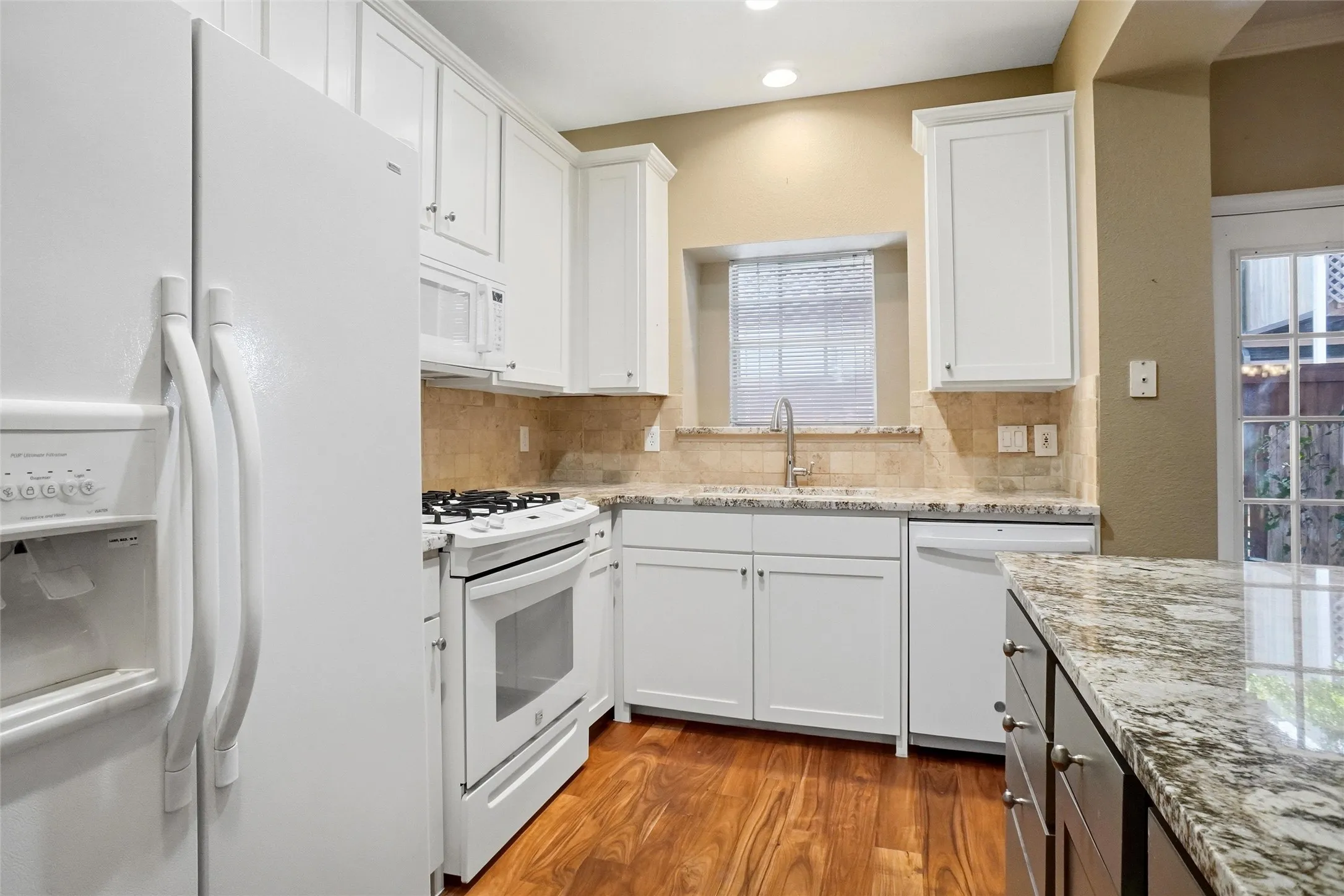 Condominium For Sale in Collin County , 18240 Midway Road 1602, Dallas, Texas 75287, 3 Bedroom, 3 Bathroom, 2 Garage spaces, 1,593 Sqft, built in 1996, mls#21405380, Real Estate Agent in Dallas, Homes For Sale in Collin county, Homes For Sale in Dallas, Realtor in Dallas Texas, Real Estate Brokerage Independent Realty Texas, Luminita Cordes Realtor