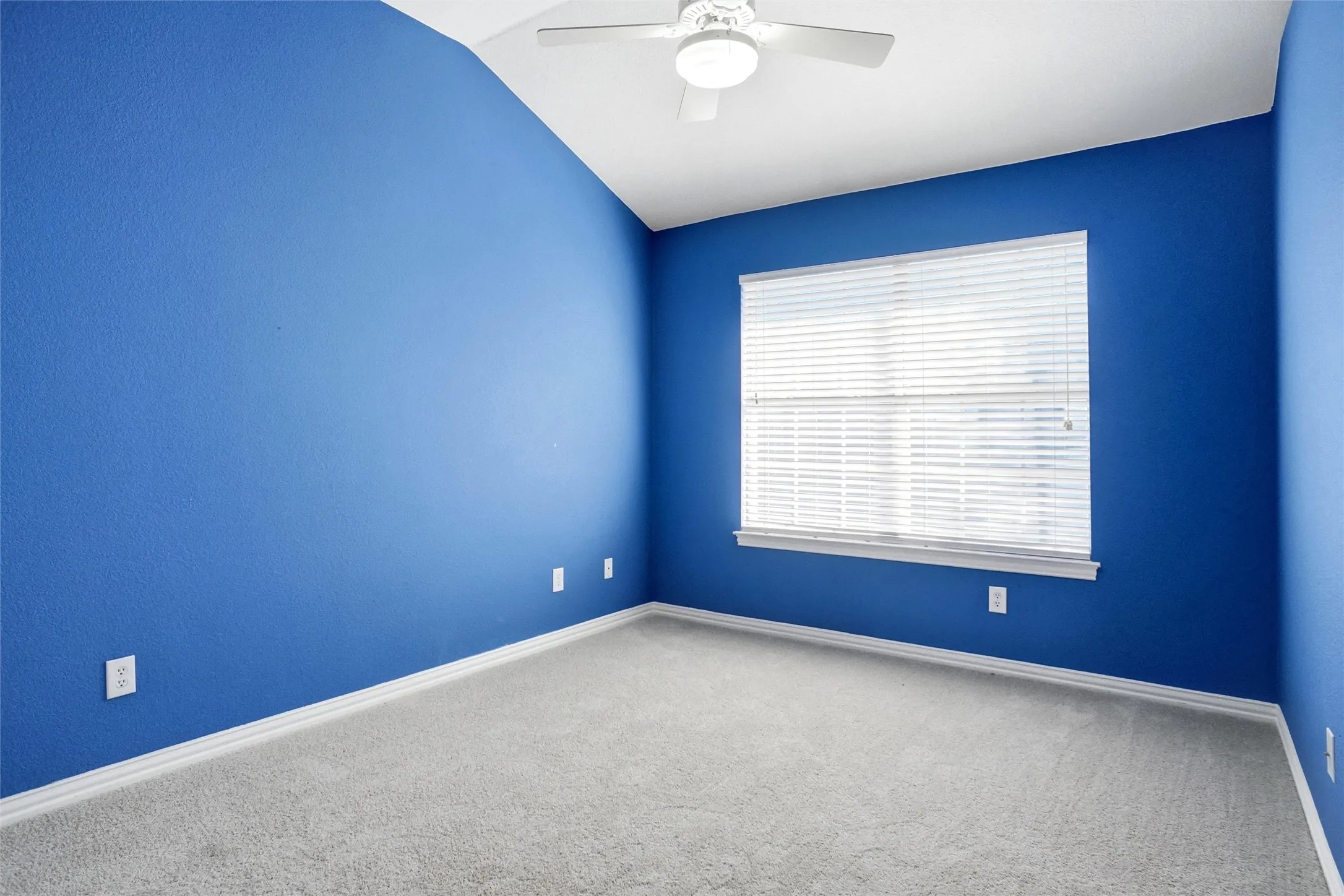 Condominium For Sale in Collin County , 18240 Midway Road 1602, Dallas, Texas 75287, 3 Bedroom, 3 Bathroom, 2 Garage spaces, 1,593 Sqft, built in 1996, mls#21405380, Real Estate Agent in Dallas, Homes For Sale in Collin county, Homes For Sale in Dallas, Realtor in Dallas Texas, Real Estate Brokerage Independent Realty Texas, Luminita Cordes Realtor