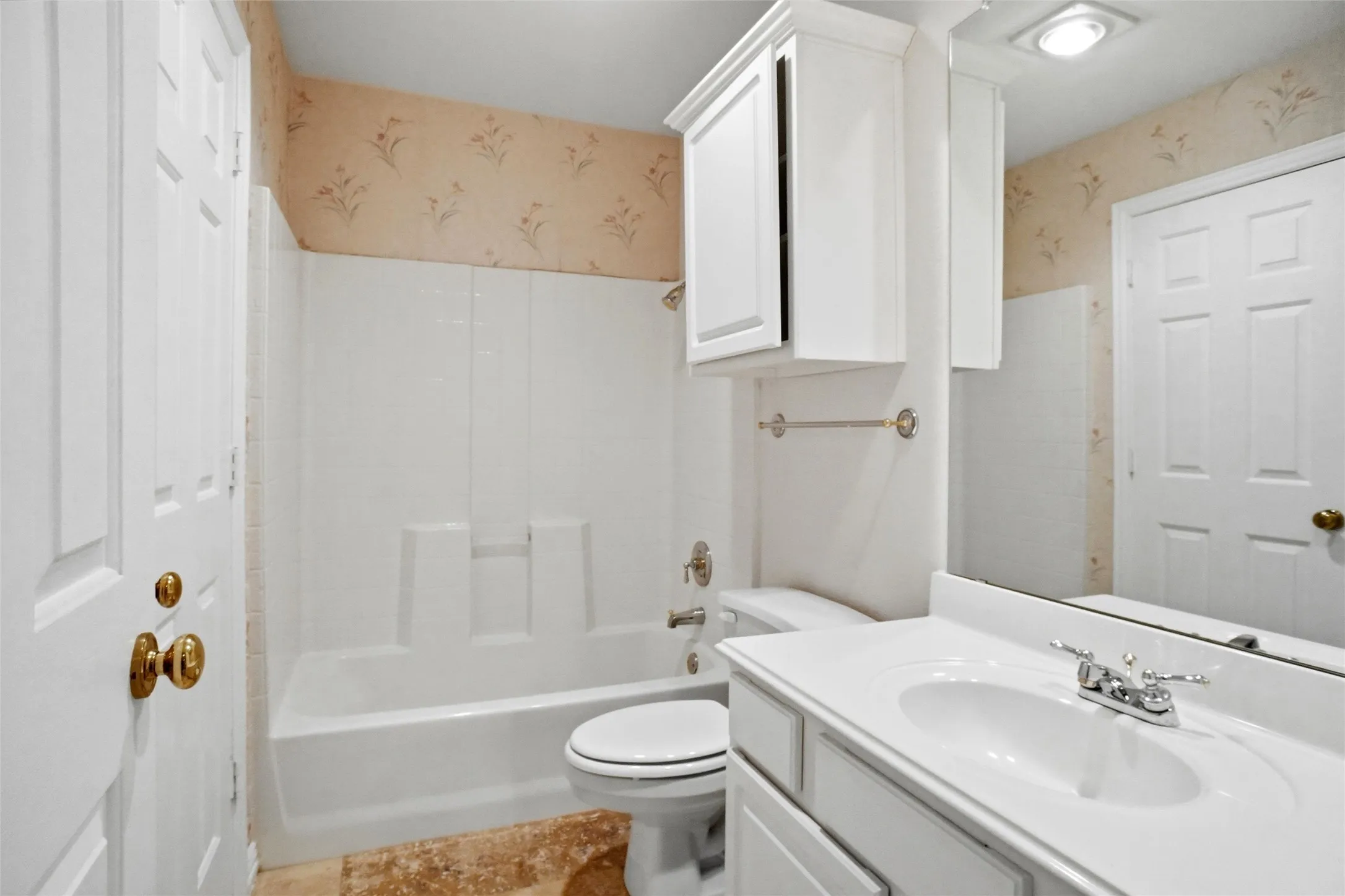 Condominium For Sale in Collin County , 18240 Midway Road 1602, Dallas, Texas 75287, 3 Bedroom, 3 Bathroom, 2 Garage spaces, 1,593 Sqft, built in 1996, mls#21405380, Real Estate Agent in Dallas, Homes For Sale in Collin county, Homes For Sale in Dallas, Realtor in Dallas Texas, Real Estate Brokerage Independent Realty Texas, Luminita Cordes Realtor