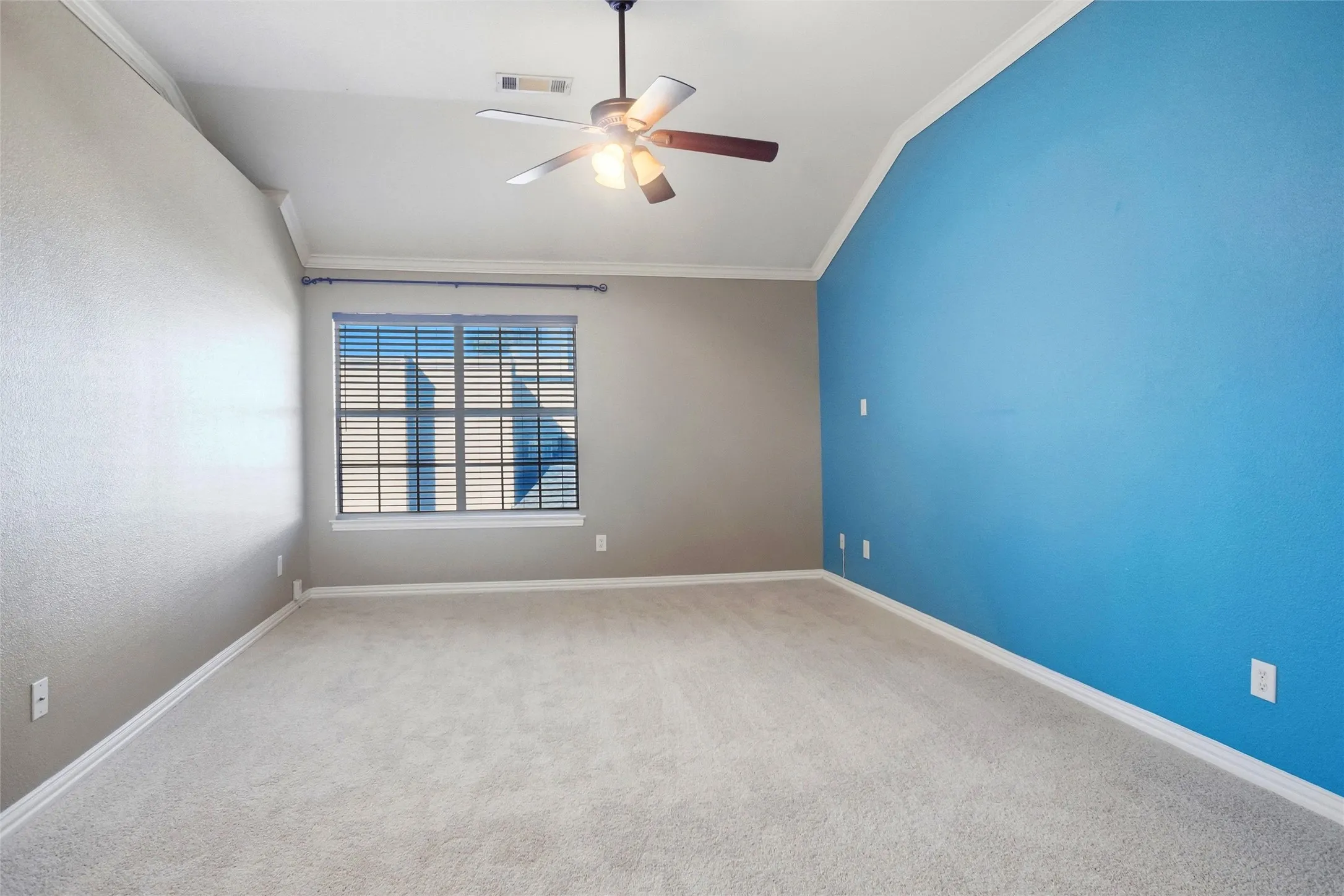 Condominium For Sale in Collin County , 18240 Midway Road 1602, Dallas, Texas 75287, 3 Bedroom, 3 Bathroom, 2 Garage spaces, 1,593 Sqft, built in 1996, mls#21405380, Real Estate Agent in Dallas, Homes For Sale in Collin county, Homes For Sale in Dallas, Realtor in Dallas Texas, Real Estate Brokerage Independent Realty Texas, Luminita Cordes Realtor
