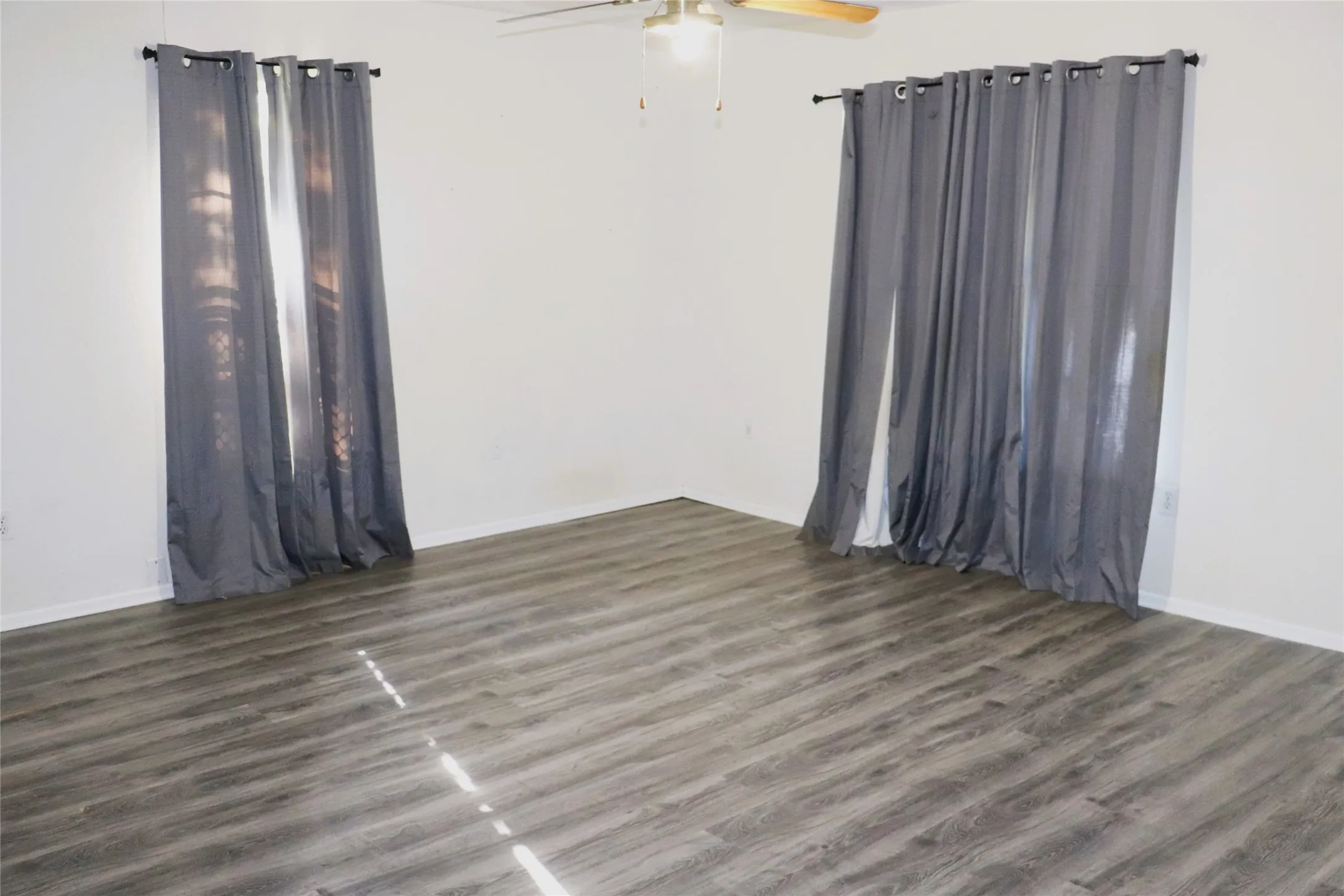 Single Family Residence For Sale in Hunt County , 2308 Gilmer Street, Caddo Mills, Texas 75135, 2 Bedroom, 1 Bathroom, Garage spaces, 1,088 Sqft, built in 1975, mls#21404592, Real Estate Agent in Caddo Mills, Homes For Sale in Hunt county, Homes For Sale in Caddo Mills, Realtor in Caddo Mills Texas, Real Estate Brokerage Independent Realty Texas, Luminita Cordes Realtor