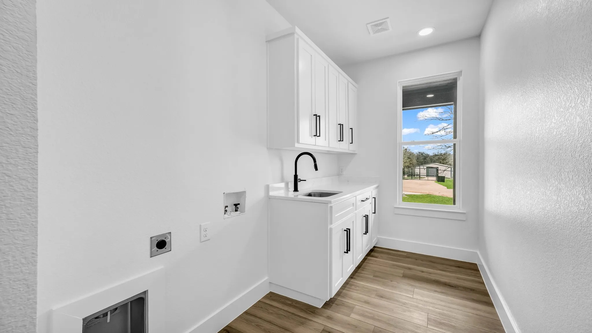 Single Family Residence For Sale in Parker County , Blue Ridge TBD Three Quarter Loop, Poolville, Texas 76487, 3 Bedroom, 2 Bathroom, 2 Garage spaces, 2,436 Sqft, built in 2027, mls#21399254, Real Estate Agent in Poolville, Homes For Sale in Parker county, Homes For Sale in Poolville, Realtor in Poolville Texas, Real Estate Brokerage Independent Realty Texas, Luminita Cordes Realtor