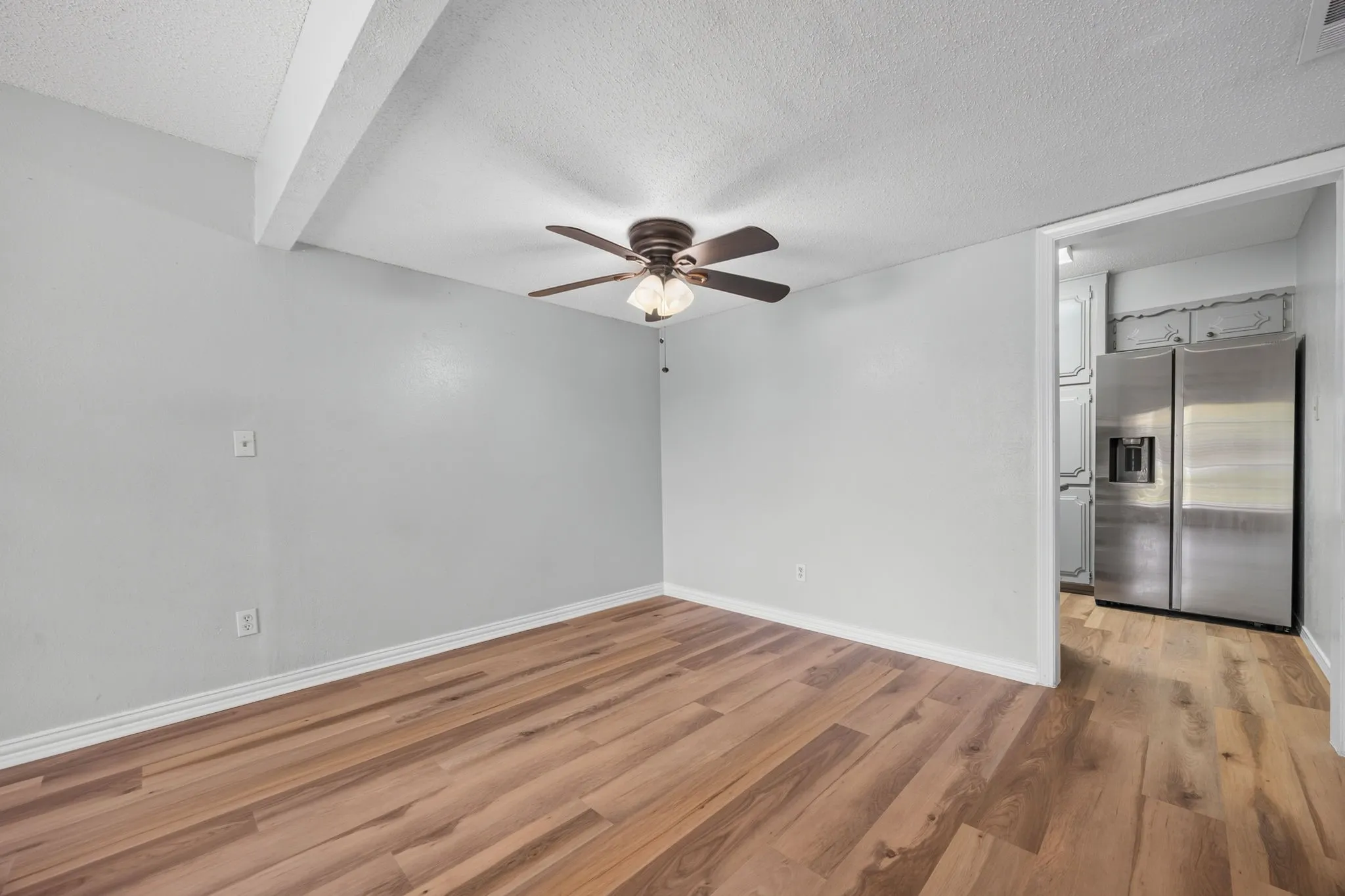 Duplex For Rent in Tarrant County , 2019 Fleur De Lis Court, Arlington, Texas 76012, 4 Bedroom, 2 Bathroom, 2 Garage spaces, 3,500 Sqft, built in 1971, mls#21406094, Real Estate Agent in Arlington, Homes For Rent in Tarrant county, Homes For Rent in Arlington, Realtor in Arlington Texas, Real Estate Brokerage Independent Realty Texas, Luminita Cordes Realtor