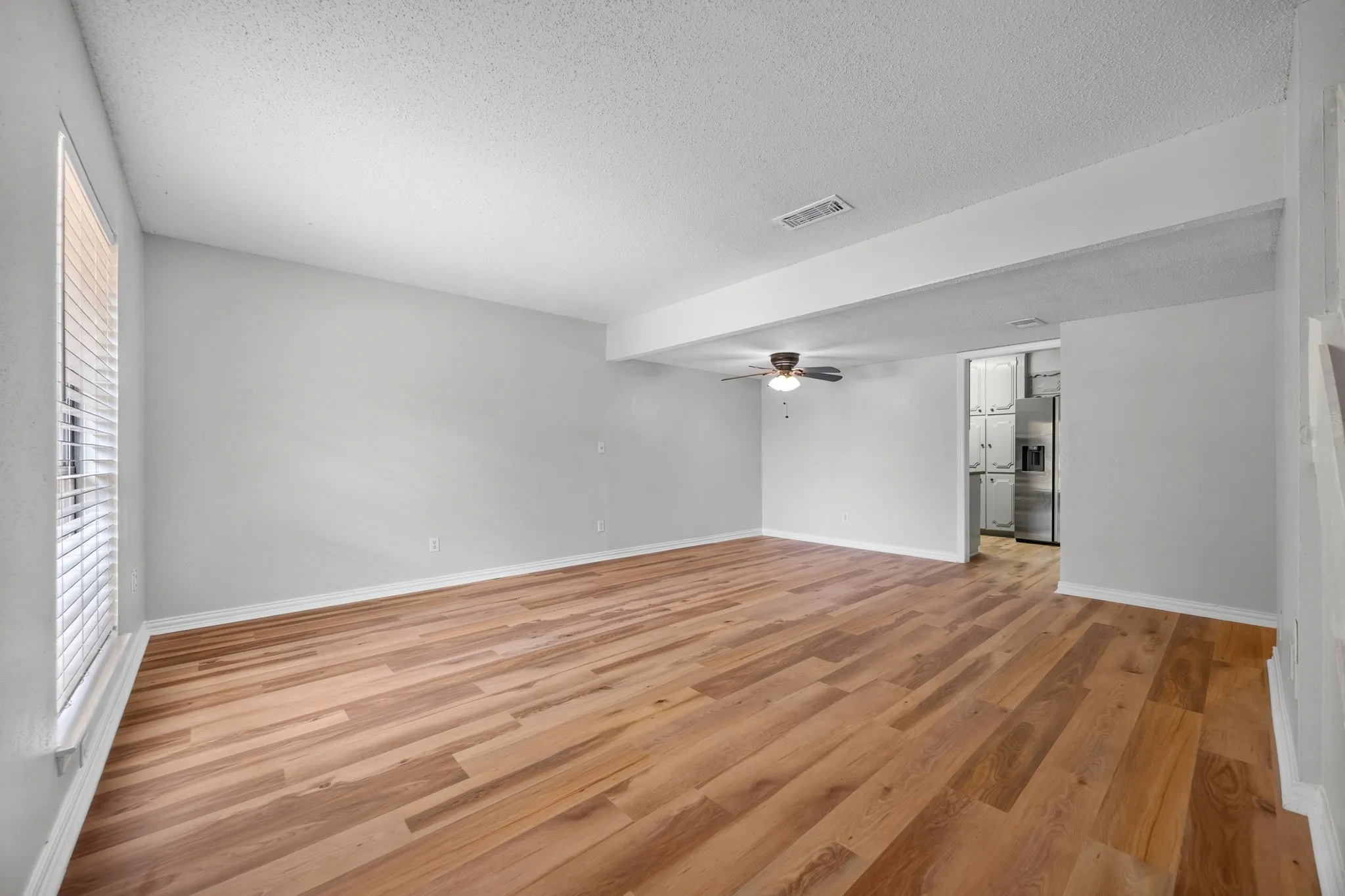 Duplex For Rent in Tarrant County , 2019 Fleur De Lis Court, Arlington, Texas 76012, 4 Bedroom, 2 Bathroom, 2 Garage spaces, 3,500 Sqft, built in 1971, mls#21406094, Real Estate Agent in Arlington, Homes For Rent in Tarrant county, Homes For Rent in Arlington, Realtor in Arlington Texas, Real Estate Brokerage Independent Realty Texas, Luminita Cordes Realtor