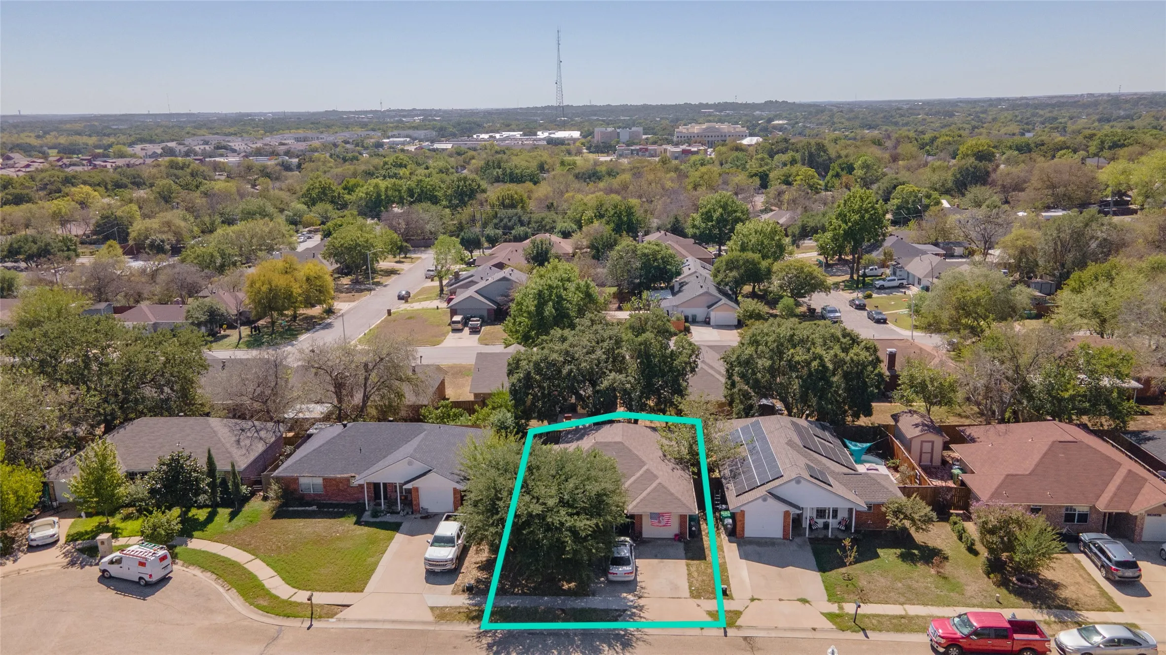 Single Family Residence For Sale in Denton County , 1500 Paco Trail, Denton, Texas 76209, 3 Bedroom, 2 Bathroom, 2 Garage spaces, 1,156 Sqft, built in 2001, mls#21403519, Real Estate Agent in Denton, Homes For Sale in Denton county, Homes For Sale in Denton, Realtor in Denton Texas, Real Estate Brokerage Independent Realty Texas, Luminita Cordes Realtor