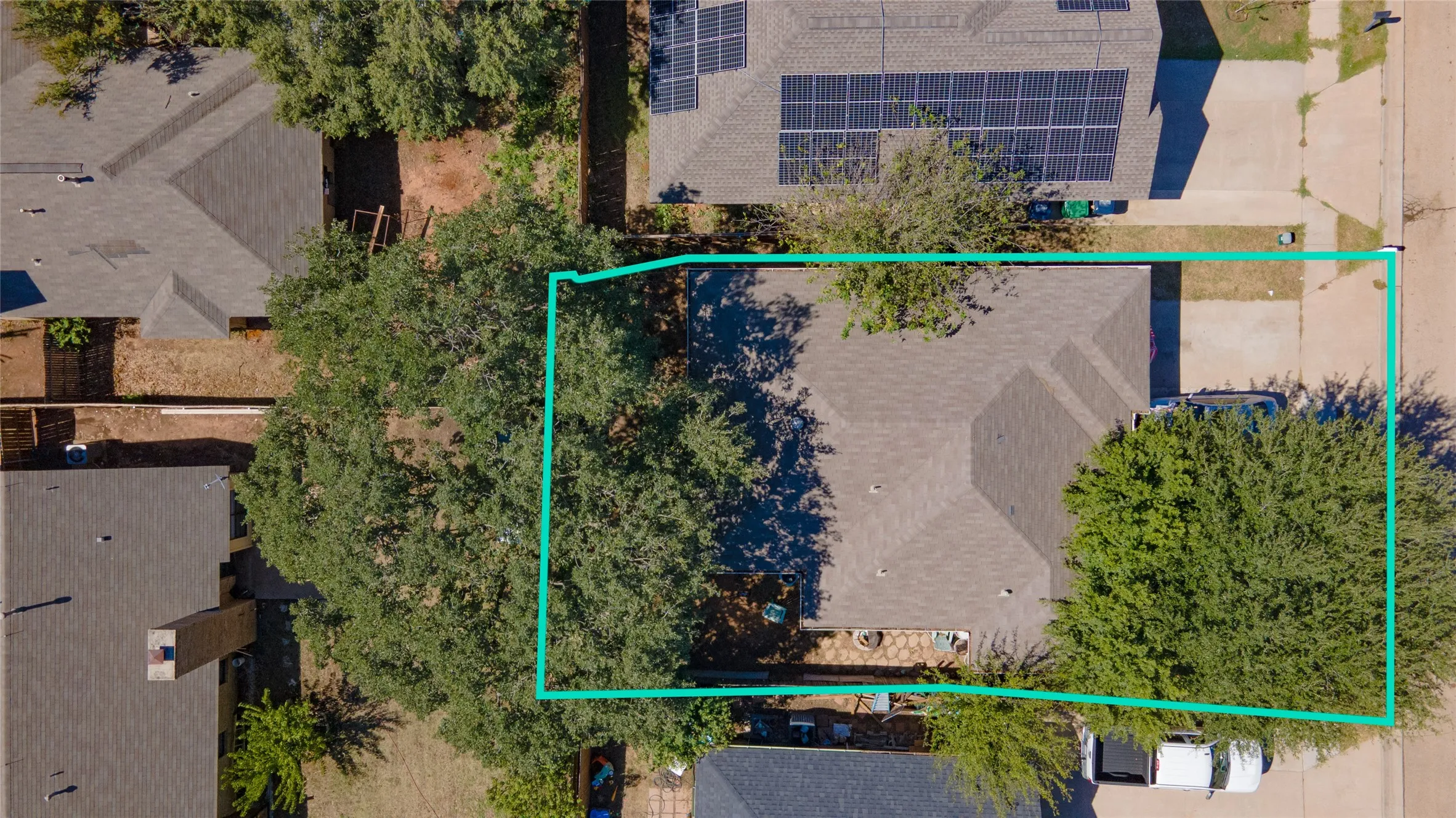 Single Family Residence For Sale in Denton County , 1500 Paco Trail, Denton, Texas 76209, 3 Bedroom, 2 Bathroom, 2 Garage spaces, 1,156 Sqft, built in 2001, mls#21403519, Real Estate Agent in Denton, Homes For Sale in Denton county, Homes For Sale in Denton, Realtor in Denton Texas, Real Estate Brokerage Independent Realty Texas, Luminita Cordes Realtor