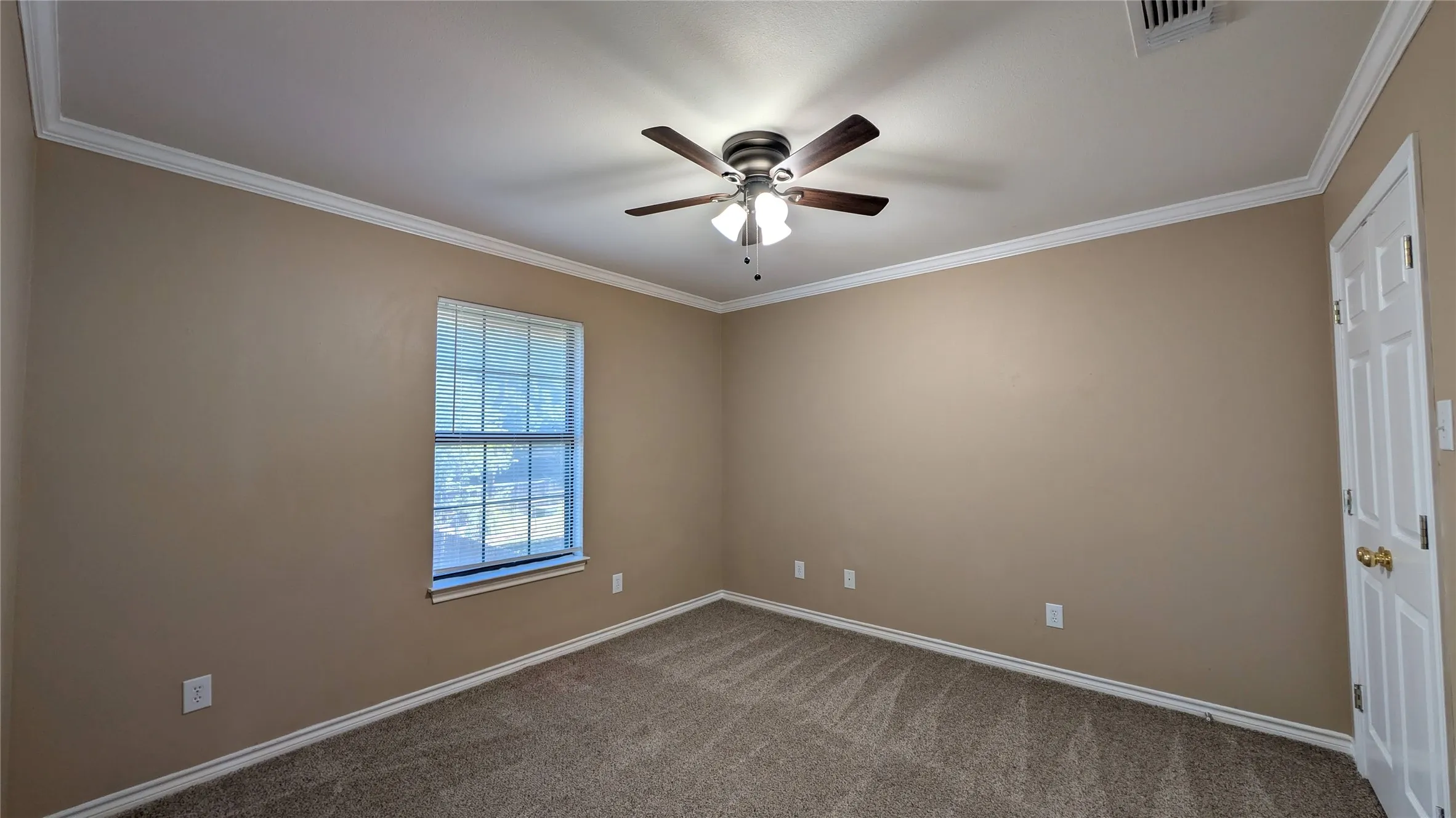 Single Family Residence For Rent in Denton County , 1007 Treys Court, Sanger, Texas 76266, 3 Bedroom, 2 Bathroom, 2 Garage spaces, 1,652 Sqft, built in 1996, mls#21406101, Real Estate Agent in Sanger, Homes For Rent in Denton county, Homes For Rent in Sanger, Realtor in Sanger Texas, Real Estate Brokerage Independent Realty Texas, Luminita Cordes Realtor