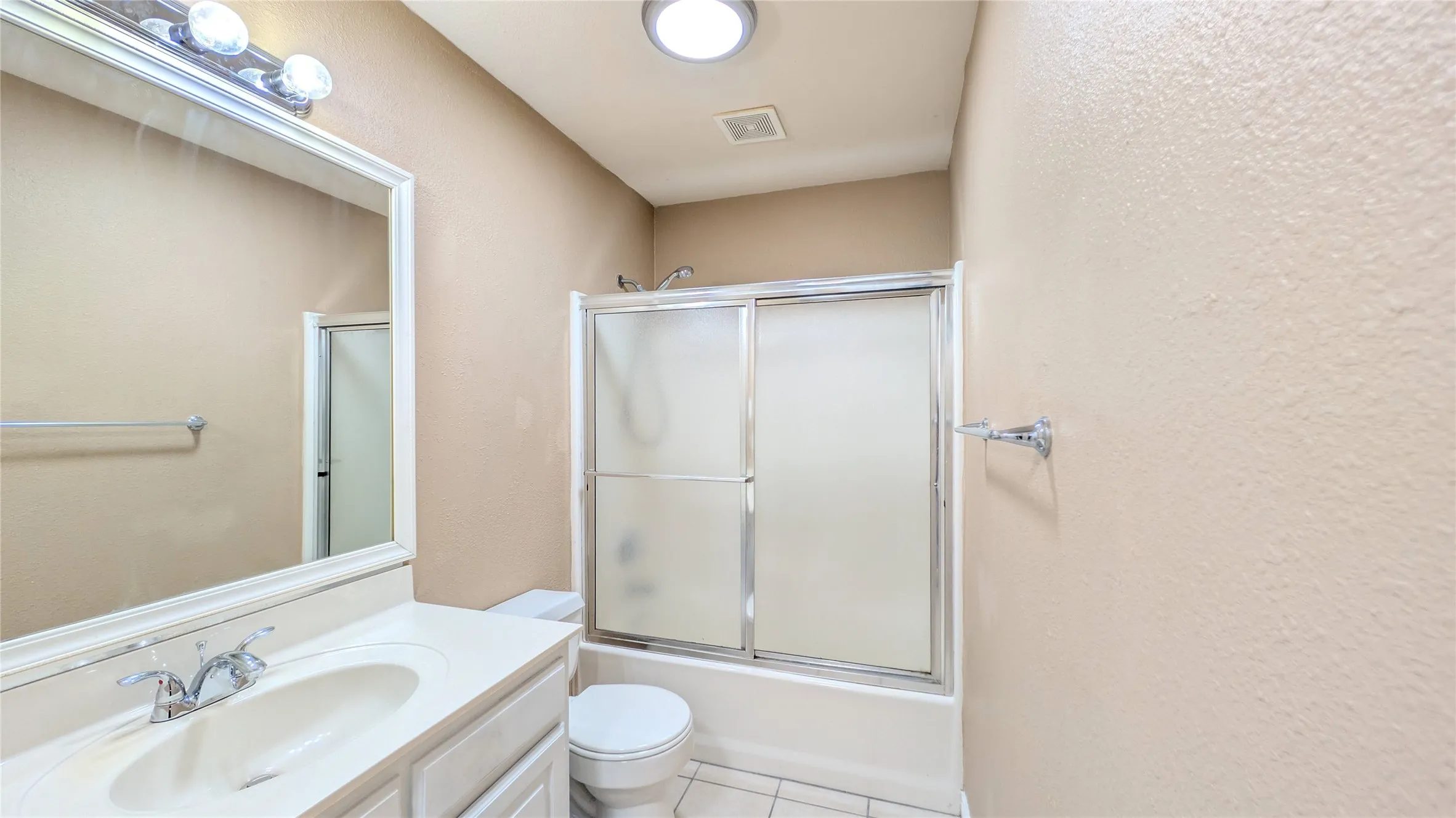 Single Family Residence For Rent in Denton County , 1007 Treys Court, Sanger, Texas 76266, 3 Bedroom, 2 Bathroom, 2 Garage spaces, 1,652 Sqft, built in 1996, mls#21406101, Real Estate Agent in Sanger, Homes For Rent in Denton county, Homes For Rent in Sanger, Realtor in Sanger Texas, Real Estate Brokerage Independent Realty Texas, Luminita Cordes Realtor