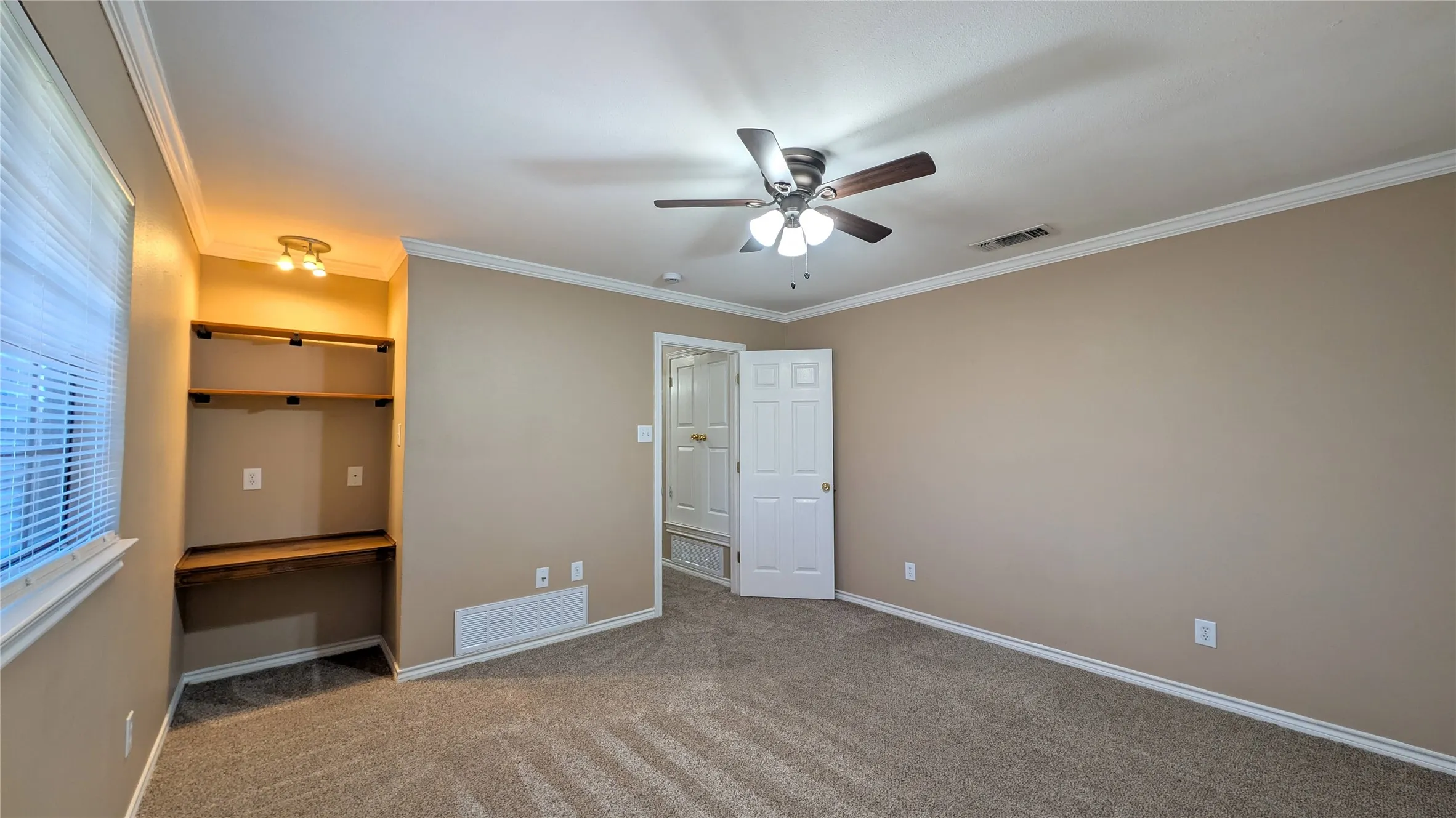 Single Family Residence For Rent in Denton County , 1007 Treys Court, Sanger, Texas 76266, 3 Bedroom, 2 Bathroom, 2 Garage spaces, 1,652 Sqft, built in 1996, mls#21406101, Real Estate Agent in Sanger, Homes For Rent in Denton county, Homes For Rent in Sanger, Realtor in Sanger Texas, Real Estate Brokerage Independent Realty Texas, Luminita Cordes Realtor