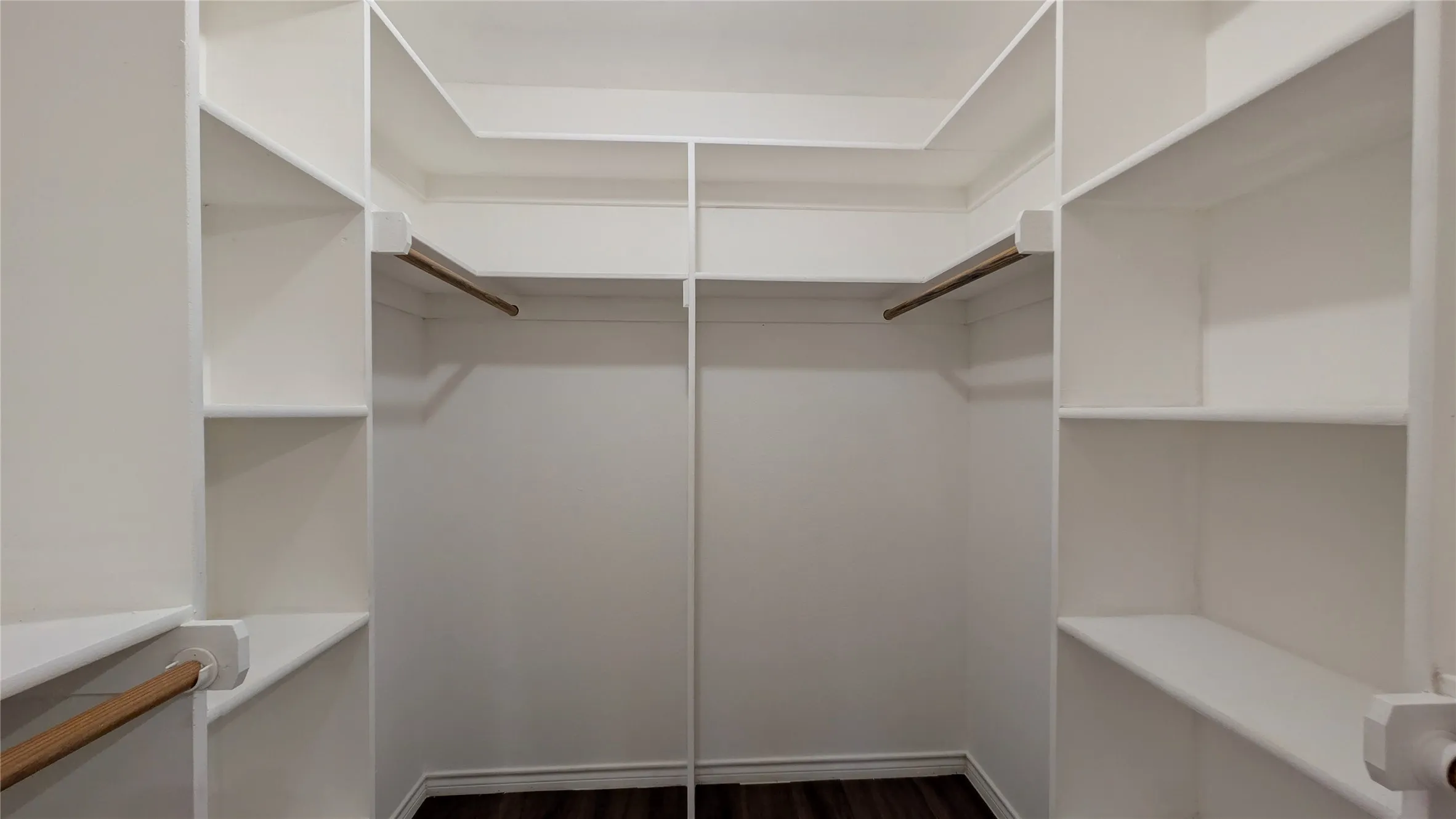 Single Family Residence For Rent in Denton County , 1007 Treys Court, Sanger, Texas 76266, 3 Bedroom, 2 Bathroom, 2 Garage spaces, 1,652 Sqft, built in 1996, mls#21406101, Real Estate Agent in Sanger, Homes For Rent in Denton county, Homes For Rent in Sanger, Realtor in Sanger Texas, Real Estate Brokerage Independent Realty Texas, Luminita Cordes Realtor