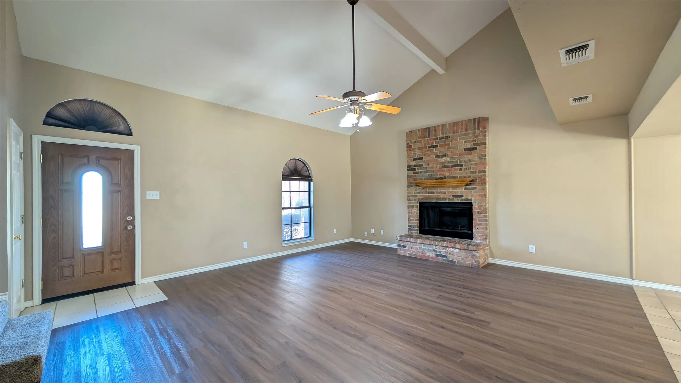 Single Family Residence For Rent in Denton County , 1007 Treys Court, Sanger, Texas 76266, 3 Bedroom, 2 Bathroom, 2 Garage spaces, 1,652 Sqft, built in 1996, mls#21406101, Real Estate Agent in Sanger, Homes For Rent in Denton county, Homes For Rent in Sanger, Realtor in Sanger Texas, Real Estate Brokerage Independent Realty Texas, Luminita Cordes Realtor