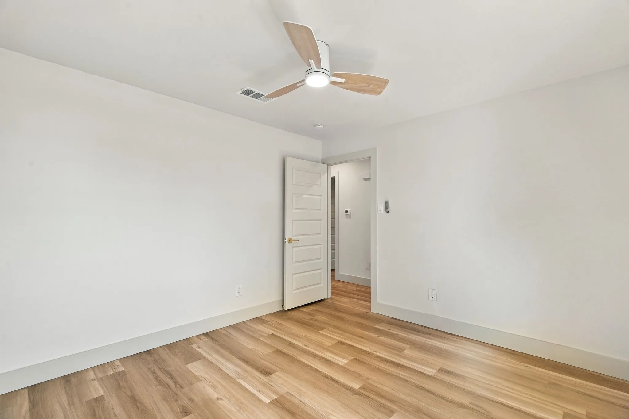 Single Family Residence For Sale in Tarrant County , 316 Oak Valley Drive, Colleyville, Texas 76034, 4 Bedroom, 2 Bathroom, 2 Garage spaces, 1,864 Sqft, built in 1977, mls#21406069, Real Estate Agent in Colleyville, Homes For Sale in Tarrant county, Homes For Sale in Colleyville, Realtor in Colleyville Texas, Real Estate Brokerage Independent Realty Texas, Luminita Cordes Realtor