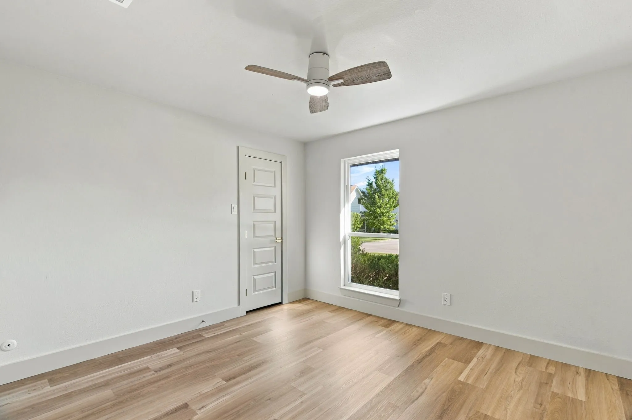 Single Family Residence For Sale in Tarrant County , 316 Oak Valley Drive, Colleyville, Texas 76034, 4 Bedroom, 2 Bathroom, 2 Garage spaces, 1,864 Sqft, built in 1977, mls#21406069, Real Estate Agent in Colleyville, Homes For Sale in Tarrant county, Homes For Sale in Colleyville, Realtor in Colleyville Texas, Real Estate Brokerage Independent Realty Texas, Luminita Cordes Realtor