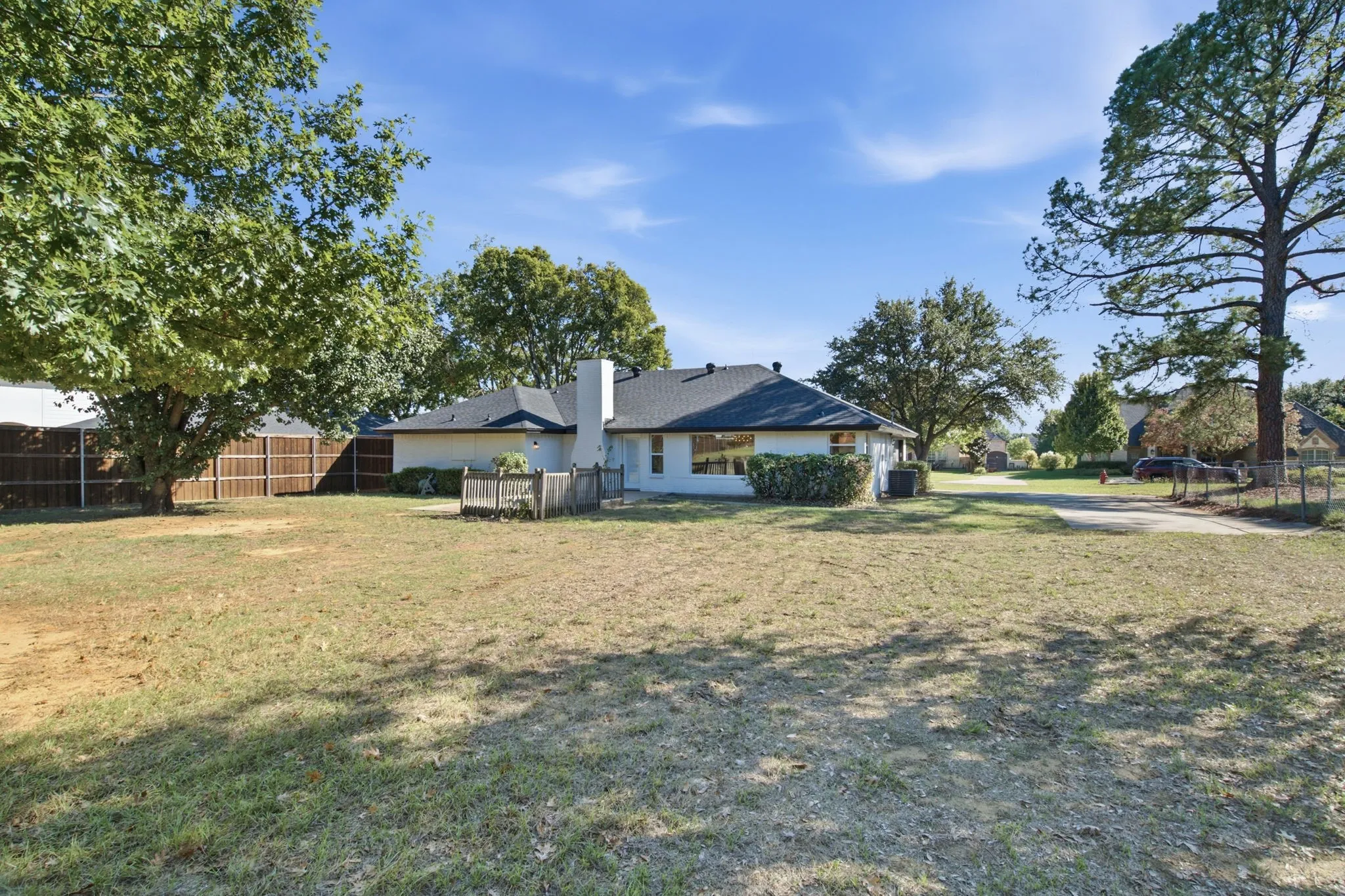 Single Family Residence For Sale in Tarrant County , 316 Oak Valley Drive, Colleyville, Texas 76034, 4 Bedroom, 2 Bathroom, 2 Garage spaces, 1,864 Sqft, built in 1977, mls#21406069, Real Estate Agent in Colleyville, Homes For Sale in Tarrant county, Homes For Sale in Colleyville, Realtor in Colleyville Texas, Real Estate Brokerage Independent Realty Texas, Luminita Cordes Realtor