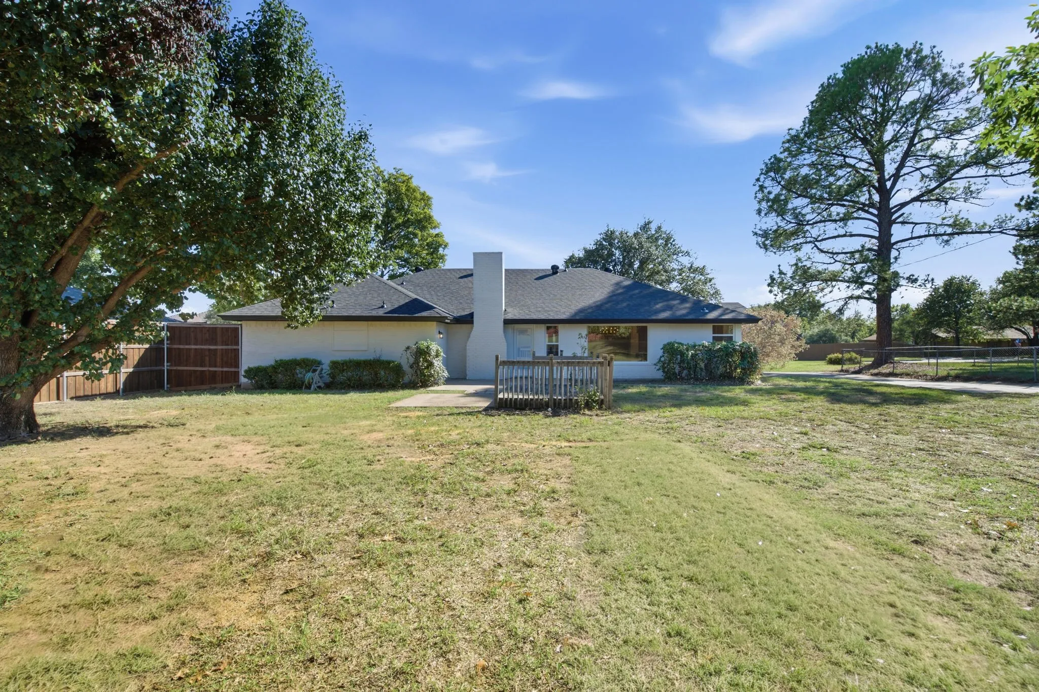 Single Family Residence For Sale in Tarrant County , 316 Oak Valley Drive, Colleyville, Texas 76034, 4 Bedroom, 2 Bathroom, 2 Garage spaces, 1,864 Sqft, built in 1977, mls#21406069, Real Estate Agent in Colleyville, Homes For Sale in Tarrant county, Homes For Sale in Colleyville, Realtor in Colleyville Texas, Real Estate Brokerage Independent Realty Texas, Luminita Cordes Realtor