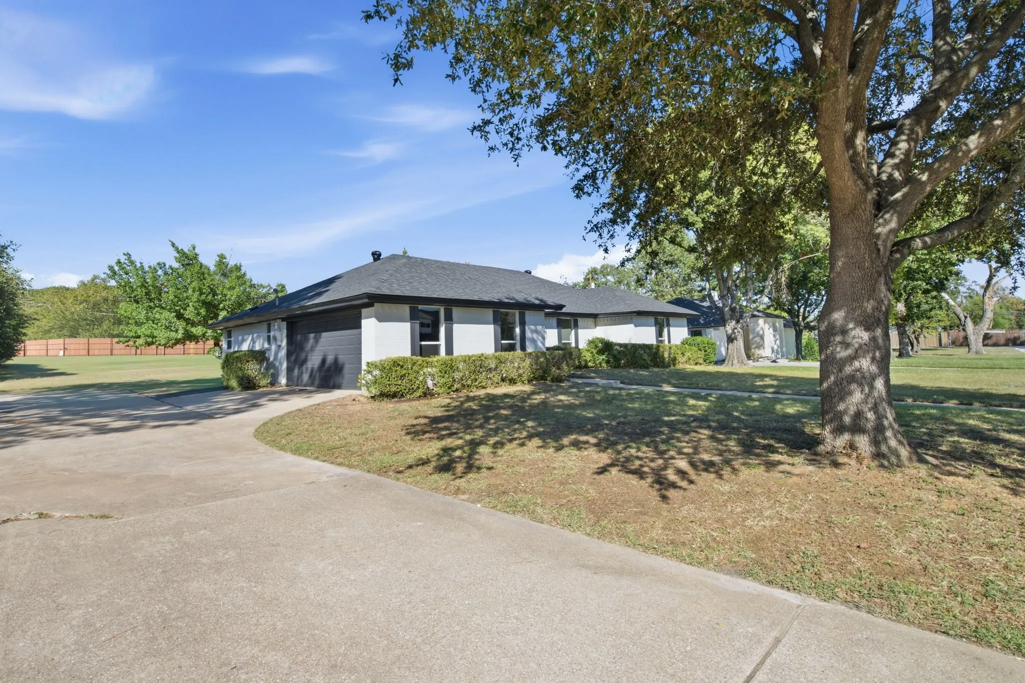 Single Family Residence For Sale in Tarrant County , 316 Oak Valley Drive, Colleyville, Texas 76034, 4 Bedroom, 2 Bathroom, 2 Garage spaces, 1,864 Sqft, built in 1977, mls#21406069, Real Estate Agent in Colleyville, Homes For Sale in Tarrant county, Homes For Sale in Colleyville, Realtor in Colleyville Texas, Real Estate Brokerage Independent Realty Texas, Luminita Cordes Realtor