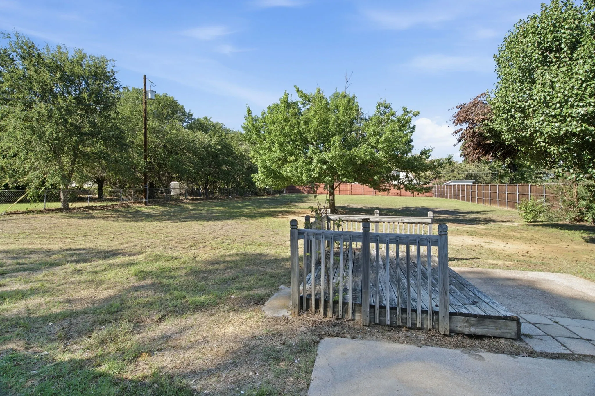 Single Family Residence For Sale in Tarrant County , 316 Oak Valley Drive, Colleyville, Texas 76034, 4 Bedroom, 2 Bathroom, 2 Garage spaces, 1,864 Sqft, built in 1977, mls#21406069, Real Estate Agent in Colleyville, Homes For Sale in Tarrant county, Homes For Sale in Colleyville, Realtor in Colleyville Texas, Real Estate Brokerage Independent Realty Texas, Luminita Cordes Realtor