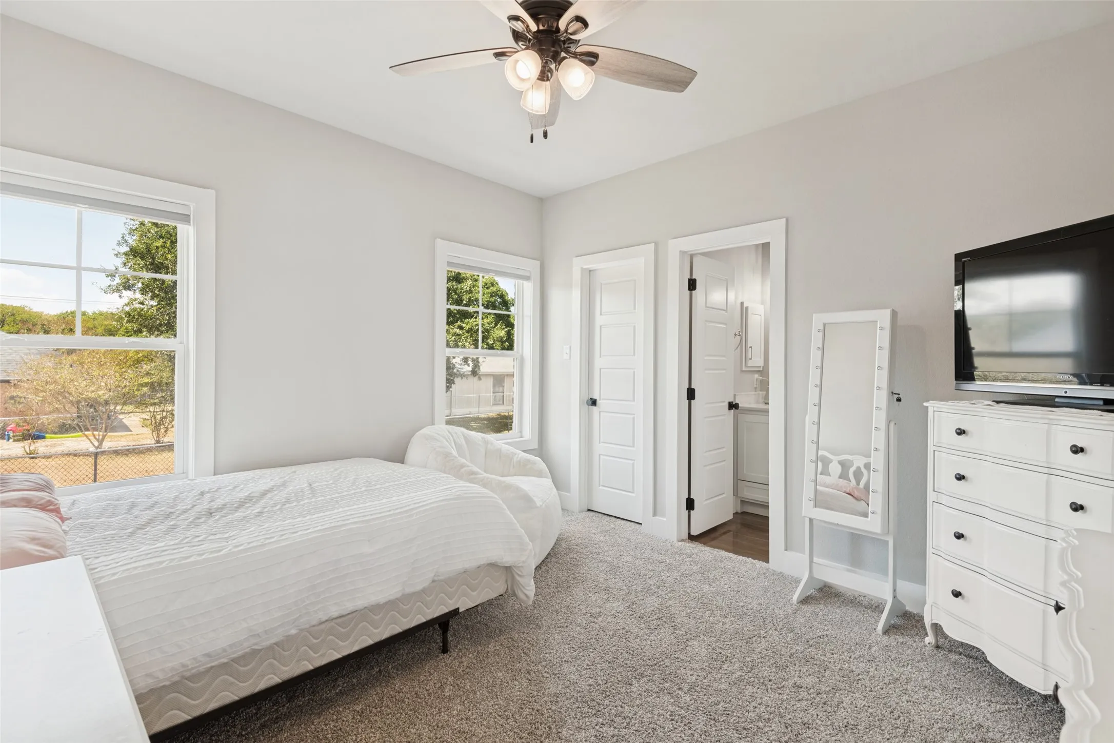Single Family Residence For Sale in Henderson County , 108 Rye Place, Gun Barrel City, Texas 75156, 3 Bedroom, 3 Bathroom, 2 Garage spaces, 1,938 Sqft, built in 2020, mls#21385172, Real Estate Agent in Gun Barrel City, Homes For Sale in Henderson county, Homes For Sale in Gun Barrel City, Realtor in Gun Barrel City Texas, Real Estate Brokerage Independent Realty Texas, Luminita Cordes Realtor