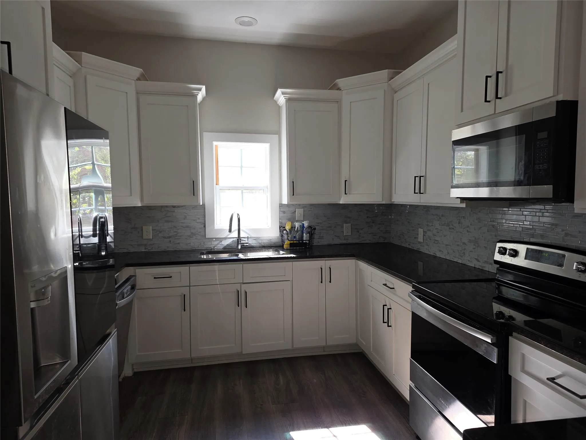 Single Family Residence For Rent in Ellis County , 901 S Hall Street, Ennis, Texas 75119, 3 Bedroom, 2 Bathroom, Garage spaces, 1,306 Sqft, built in 1945, mls#21406107, Real Estate Agent in Ennis, Homes For Rent in Ellis county, Homes For Rent in Ennis, Realtor in Ennis Texas, Real Estate Brokerage Independent Realty Texas, Luminita Cordes Realtor