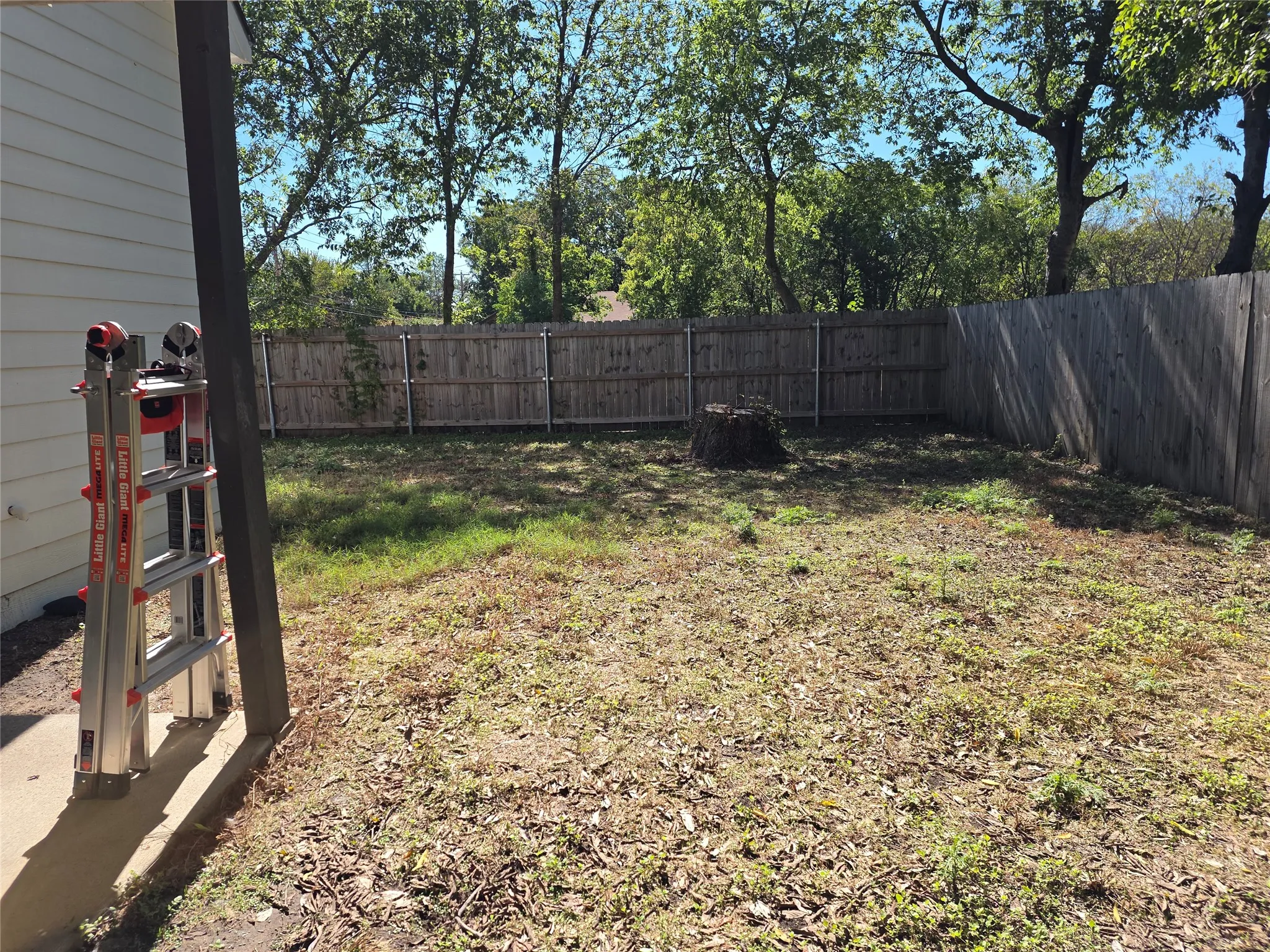Single Family Residence For Rent in Ellis County , 901 S Hall Street, Ennis, Texas 75119, 3 Bedroom, 2 Bathroom, Garage spaces, 1,306 Sqft, built in 1945, mls#21406107, Real Estate Agent in Ennis, Homes For Rent in Ellis county, Homes For Rent in Ennis, Realtor in Ennis Texas, Real Estate Brokerage Independent Realty Texas, Luminita Cordes Realtor
