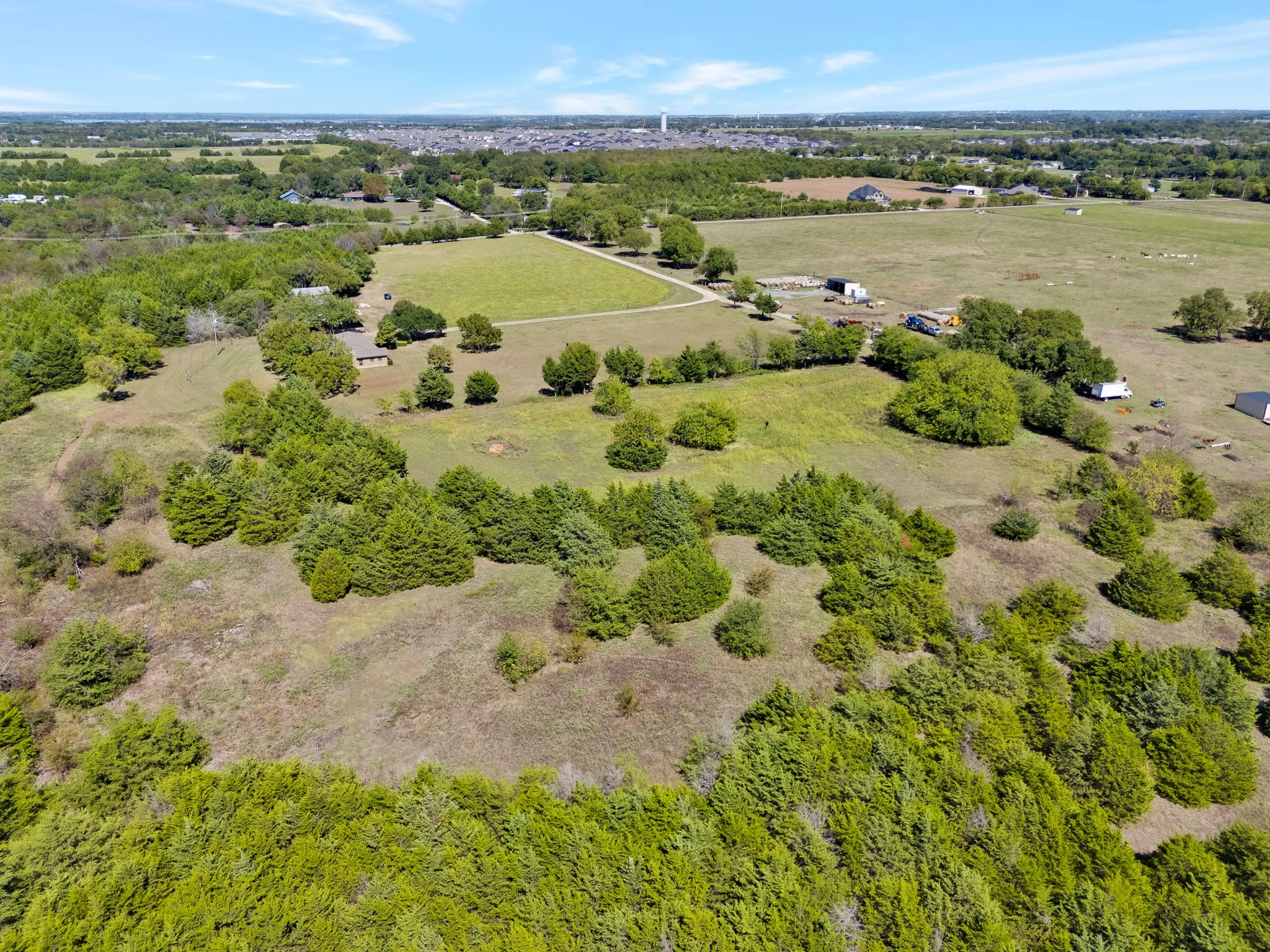 Single Family Residence For Sale in Collin County , 14340 County Road 550 Road, Farmersville, Texas 75442, 3 Bedroom, 2 Bathroom, 2 Garage spaces, 2,819 Sqft, built in 1982, mls#21398352, Real Estate Agent in Farmersville, Homes For Sale in Collin county, Homes For Sale in Farmersville, Realtor in Farmersville Texas, Real Estate Brokerage Independent Realty Texas, Luminita Cordes Realtor