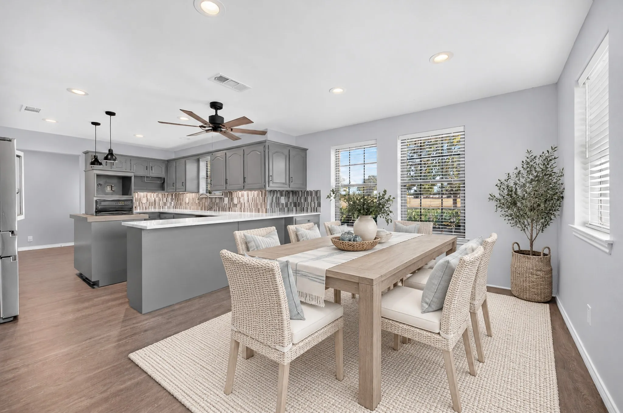 Single Family Residence For Sale in Collin County , 14340 County Road 550 Road, Farmersville, Texas 75442, 3 Bedroom, 2 Bathroom, 2 Garage spaces, 2,819 Sqft, built in 1982, mls#21398352, Real Estate Agent in Farmersville, Homes For Sale in Collin county, Homes For Sale in Farmersville, Realtor in Farmersville Texas, Real Estate Brokerage Independent Realty Texas, Luminita Cordes Realtor
