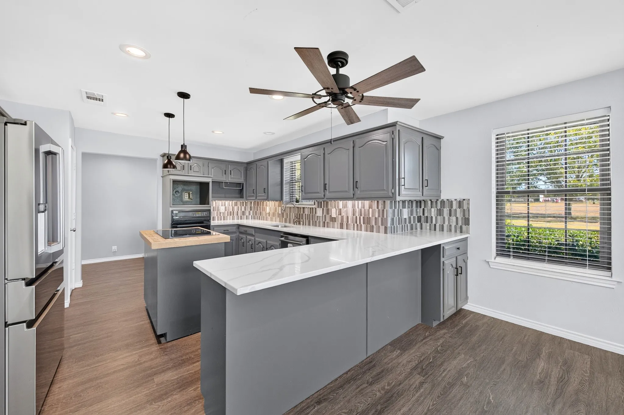 Single Family Residence For Sale in Collin County , 14340 County Road 550 Road, Farmersville, Texas 75442, 3 Bedroom, 2 Bathroom, 2 Garage spaces, 2,819 Sqft, built in 1982, mls#21398352, Real Estate Agent in Farmersville, Homes For Sale in Collin county, Homes For Sale in Farmersville, Realtor in Farmersville Texas, Real Estate Brokerage Independent Realty Texas, Luminita Cordes Realtor