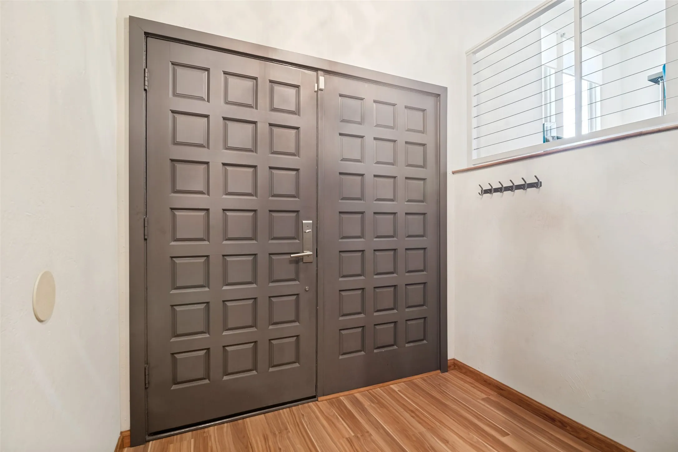 Townhouse For Sale in Rockwall County , 5901 Ranger Drive, Rockwall, Texas 75032, 3 Bedroom, 3 Bathroom, 2 Garage spaces, 1,891 Sqft, built in 1976, mls#21404181, Real Estate Agent in Rockwall, Homes For Sale in Rockwall county, Homes For Sale in Rockwall, Realtor in Rockwall Texas, Real Estate Brokerage Independent Realty Texas, Luminita Cordes Realtor