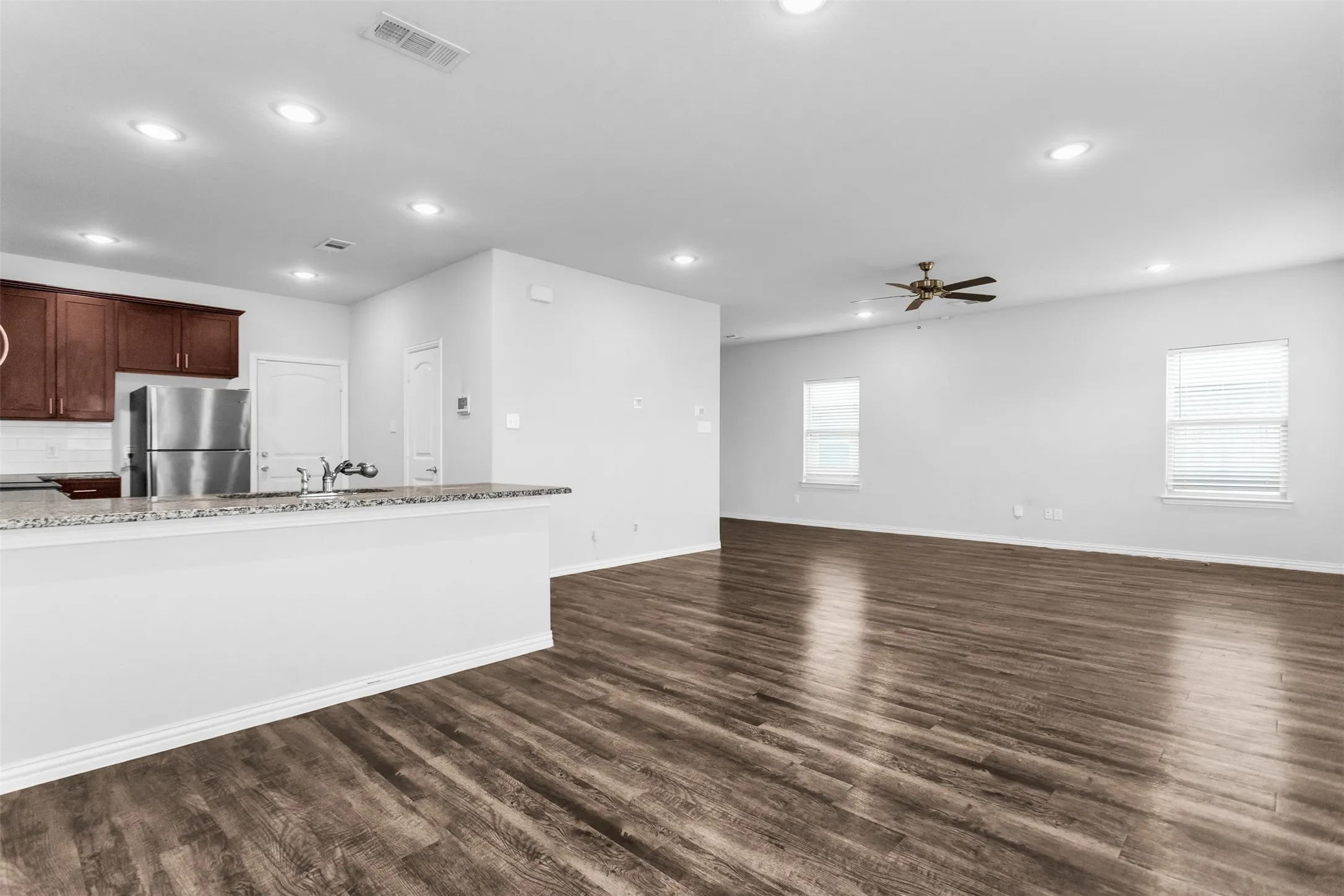Single Family Residence For Rent in Dallas County , 1969 Education Way, Dallas, Texas 75217, 3 Bedroom, 3 Bathroom, 2 Garage spaces, 1,881 Sqft, built in 2021, mls#21404734, Real Estate Agent in Dallas, Homes For Rent in Dallas county, Homes For Rent in Dallas, Realtor in Dallas Texas, Real Estate Brokerage Independent Realty Texas, Luminita Cordes Realtor