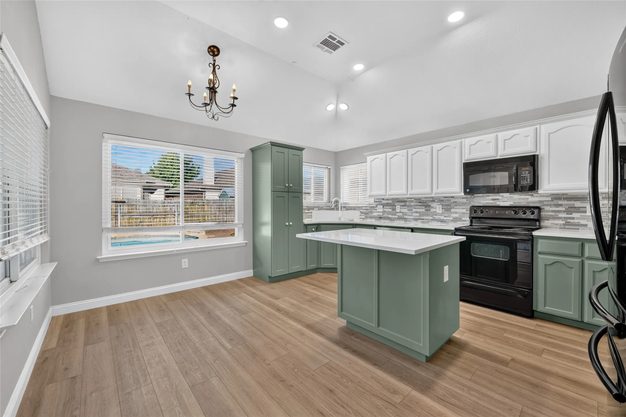 Single Family Residence For Rent in Tarrant County , 8205 Mule Deer Run, Fort Worth, Texas 76179, 3 Bedroom, 2 Bathroom, 2 Garage spaces, 1,437 Sqft, built in 2007, mls#21406124, Real Estate Agent in Fort Worth, Homes For Rent in Tarrant county, Homes For Rent in Fort Worth, Realtor in Fort Worth Texas, Real Estate Brokerage Independent Realty Texas, Luminita Cordes Realtor
