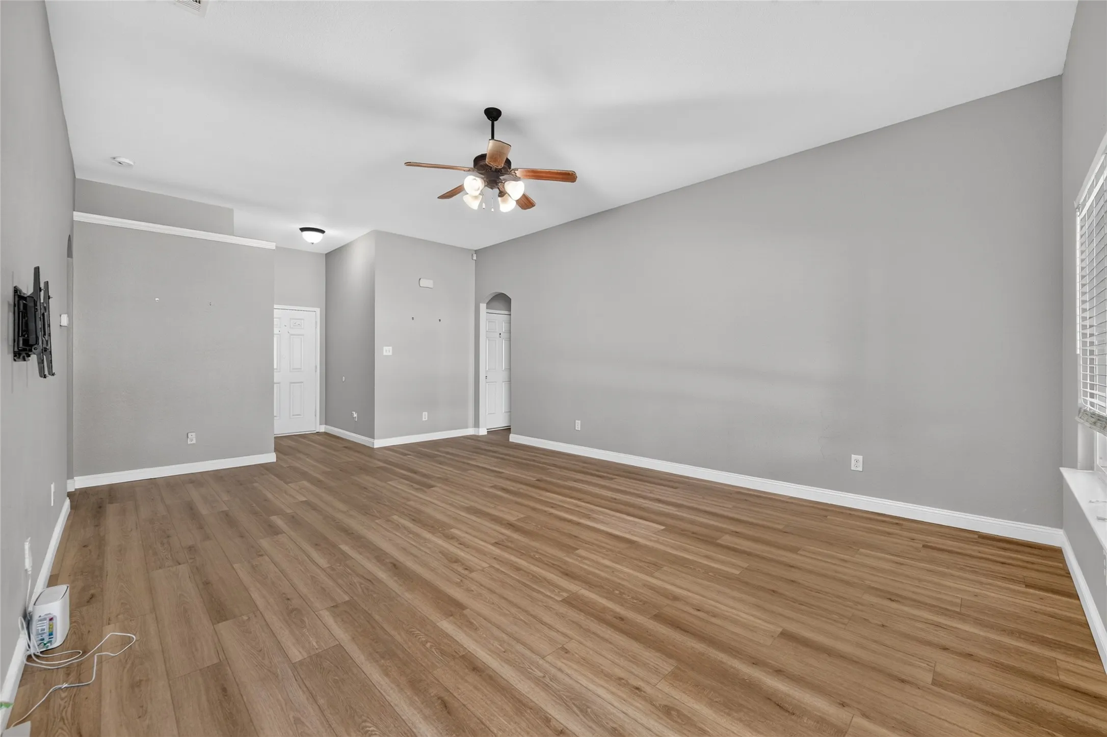 Single Family Residence For Rent in Tarrant County , 8205 Mule Deer Run, Fort Worth, Texas 76179, 3 Bedroom, 2 Bathroom, 2 Garage spaces, 1,437 Sqft, built in 2007, mls#21406124, Real Estate Agent in Fort Worth, Homes For Rent in Tarrant county, Homes For Rent in Fort Worth, Realtor in Fort Worth Texas, Real Estate Brokerage Independent Realty Texas, Luminita Cordes Realtor