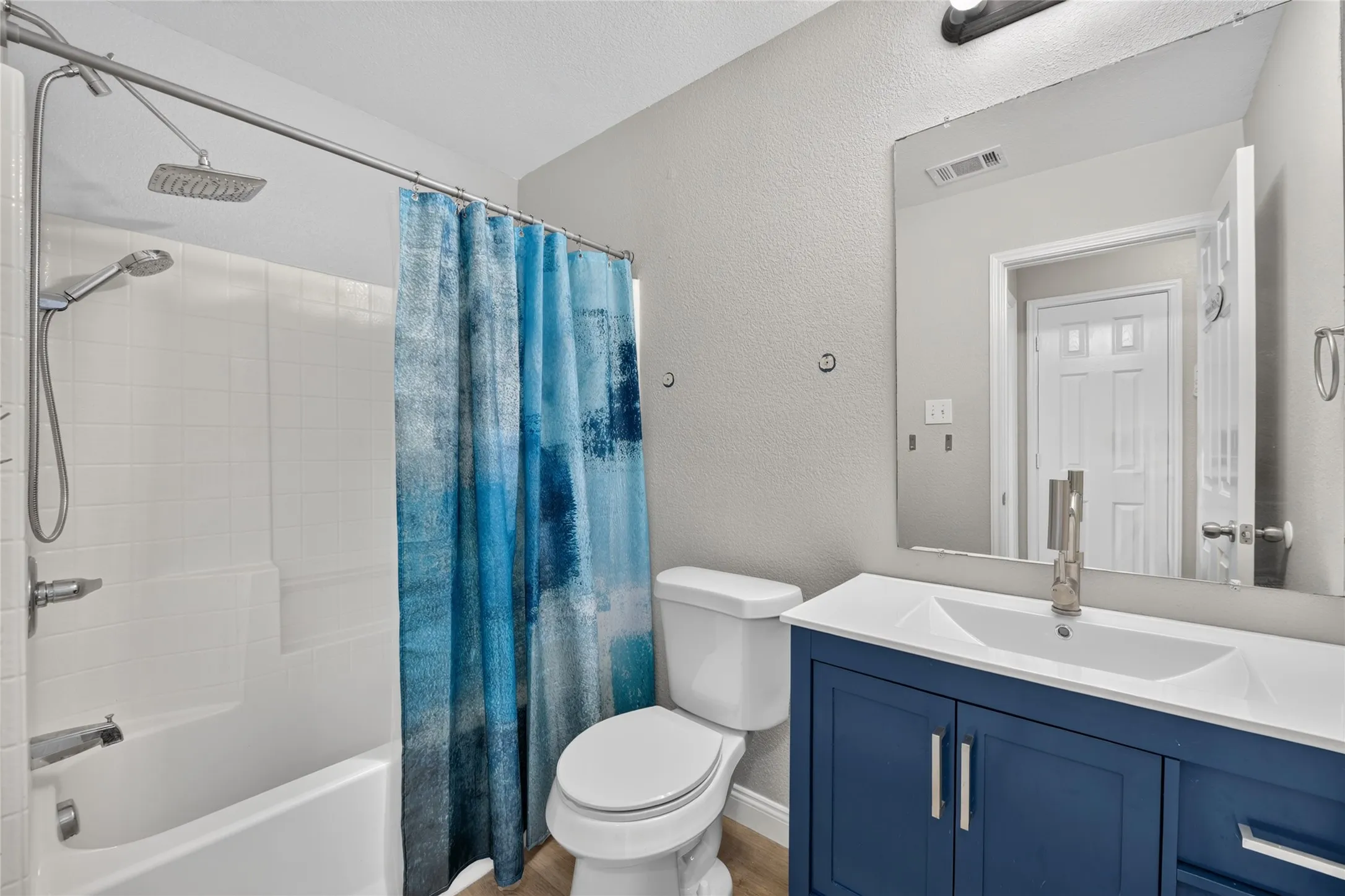 Single Family Residence For Rent in Tarrant County , 8205 Mule Deer Run, Fort Worth, Texas 76179, 3 Bedroom, 2 Bathroom, 2 Garage spaces, 1,437 Sqft, built in 2007, mls#21406124, Real Estate Agent in Fort Worth, Homes For Rent in Tarrant county, Homes For Rent in Fort Worth, Realtor in Fort Worth Texas, Real Estate Brokerage Independent Realty Texas, Luminita Cordes Realtor
