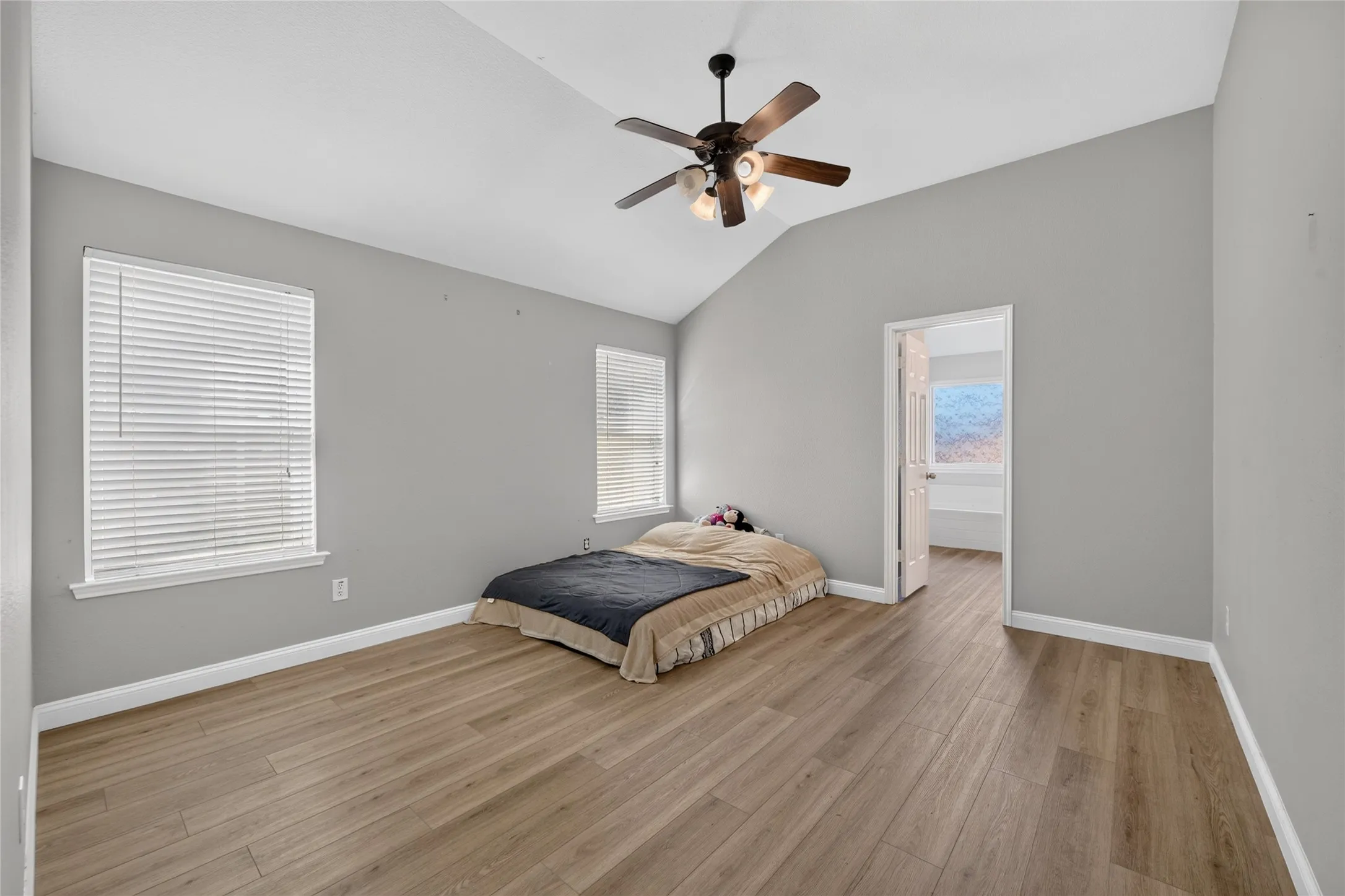 Single Family Residence For Rent in Tarrant County , 8205 Mule Deer Run, Fort Worth, Texas 76179, 3 Bedroom, 2 Bathroom, 2 Garage spaces, 1,437 Sqft, built in 2007, mls#21406124, Real Estate Agent in Fort Worth, Homes For Rent in Tarrant county, Homes For Rent in Fort Worth, Realtor in Fort Worth Texas, Real Estate Brokerage Independent Realty Texas, Luminita Cordes Realtor