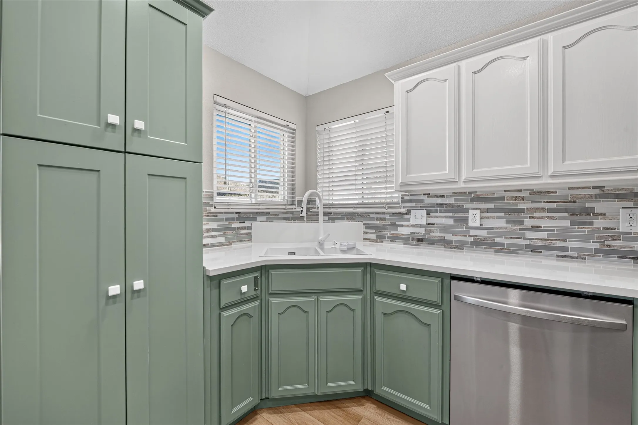 Single Family Residence For Rent in Tarrant County , 8205 Mule Deer Run, Fort Worth, Texas 76179, 3 Bedroom, 2 Bathroom, 2 Garage spaces, 1,437 Sqft, built in 2007, mls#21406124, Real Estate Agent in Fort Worth, Homes For Rent in Tarrant county, Homes For Rent in Fort Worth, Realtor in Fort Worth Texas, Real Estate Brokerage Independent Realty Texas, Luminita Cordes Realtor