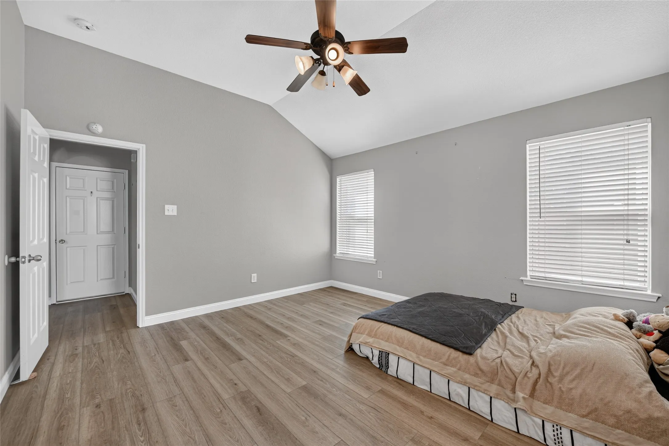 Single Family Residence For Rent in Tarrant County , 8205 Mule Deer Run, Fort Worth, Texas 76179, 3 Bedroom, 2 Bathroom, 2 Garage spaces, 1,437 Sqft, built in 2007, mls#21406124, Real Estate Agent in Fort Worth, Homes For Rent in Tarrant county, Homes For Rent in Fort Worth, Realtor in Fort Worth Texas, Real Estate Brokerage Independent Realty Texas, Luminita Cordes Realtor