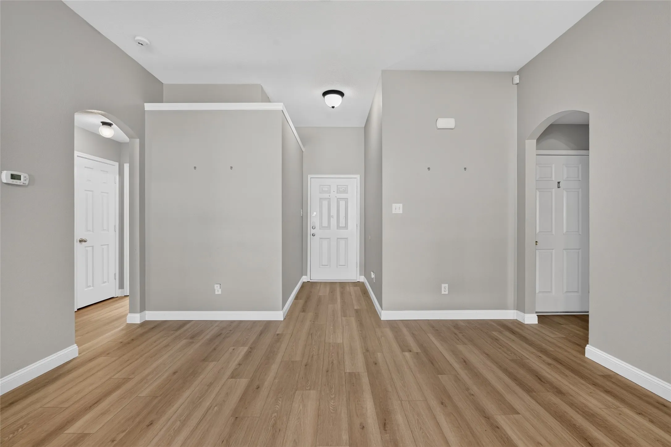 Single Family Residence For Rent in Tarrant County , 8205 Mule Deer Run, Fort Worth, Texas 76179, 3 Bedroom, 2 Bathroom, 2 Garage spaces, 1,437 Sqft, built in 2007, mls#21406124, Real Estate Agent in Fort Worth, Homes For Rent in Tarrant county, Homes For Rent in Fort Worth, Realtor in Fort Worth Texas, Real Estate Brokerage Independent Realty Texas, Luminita Cordes Realtor