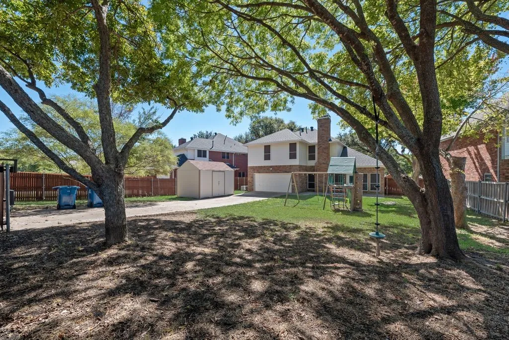 Single Family Residence For Sale in Rockwall County , 9021 Lakepointe Avenue, Rowlett, Texas 75088, 4 Bedroom, 3 Bathroom, 2 Garage spaces, 2,540 Sqft, built in 1989, mls#21392119, Real Estate Agent in Rowlett, Homes For Sale in Rockwall county, Homes For Sale in Rowlett, Realtor in Rowlett Texas, Real Estate Brokerage Independent Realty Texas, Luminita Cordes Realtor