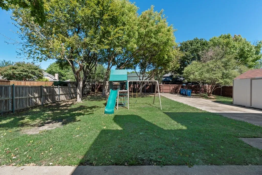 Single Family Residence For Sale in Rockwall County , 9021 Lakepointe Avenue, Rowlett, Texas 75088, 4 Bedroom, 3 Bathroom, 2 Garage spaces, 2,540 Sqft, built in 1989, mls#21392119, Real Estate Agent in Rowlett, Homes For Sale in Rockwall county, Homes For Sale in Rowlett, Realtor in Rowlett Texas, Real Estate Brokerage Independent Realty Texas, Luminita Cordes Realtor