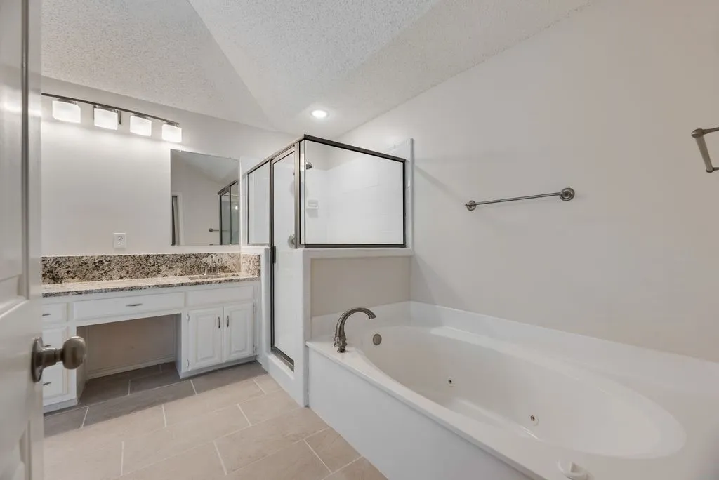 Single Family Residence For Sale in Rockwall County , 9021 Lakepointe Avenue, Rowlett, Texas 75088, 4 Bedroom, 3 Bathroom, 2 Garage spaces, 2,540 Sqft, built in 1989, mls#21392119, Real Estate Agent in Rowlett, Homes For Sale in Rockwall county, Homes For Sale in Rowlett, Realtor in Rowlett Texas, Real Estate Brokerage Independent Realty Texas, Luminita Cordes Realtor