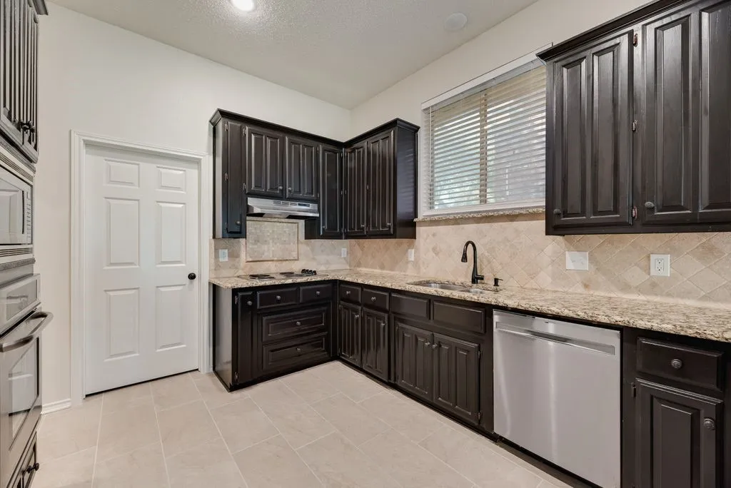 Single Family Residence For Sale in Rockwall County , 9021 Lakepointe Avenue, Rowlett, Texas 75088, 4 Bedroom, 3 Bathroom, 2 Garage spaces, 2,540 Sqft, built in 1989, mls#21392119, Real Estate Agent in Rowlett, Homes For Sale in Rockwall county, Homes For Sale in Rowlett, Realtor in Rowlett Texas, Real Estate Brokerage Independent Realty Texas, Luminita Cordes Realtor