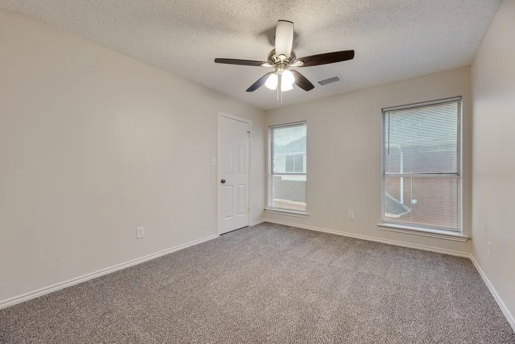 Single Family Residence For Sale in Rockwall County , 9021 Lakepointe Avenue, Rowlett, Texas 75088, 4 Bedroom, 3 Bathroom, 2 Garage spaces, 2,540 Sqft, built in 1989, mls#21392119, Real Estate Agent in Rowlett, Homes For Sale in Rockwall county, Homes For Sale in Rowlett, Realtor in Rowlett Texas, Real Estate Brokerage Independent Realty Texas, Luminita Cordes Realtor